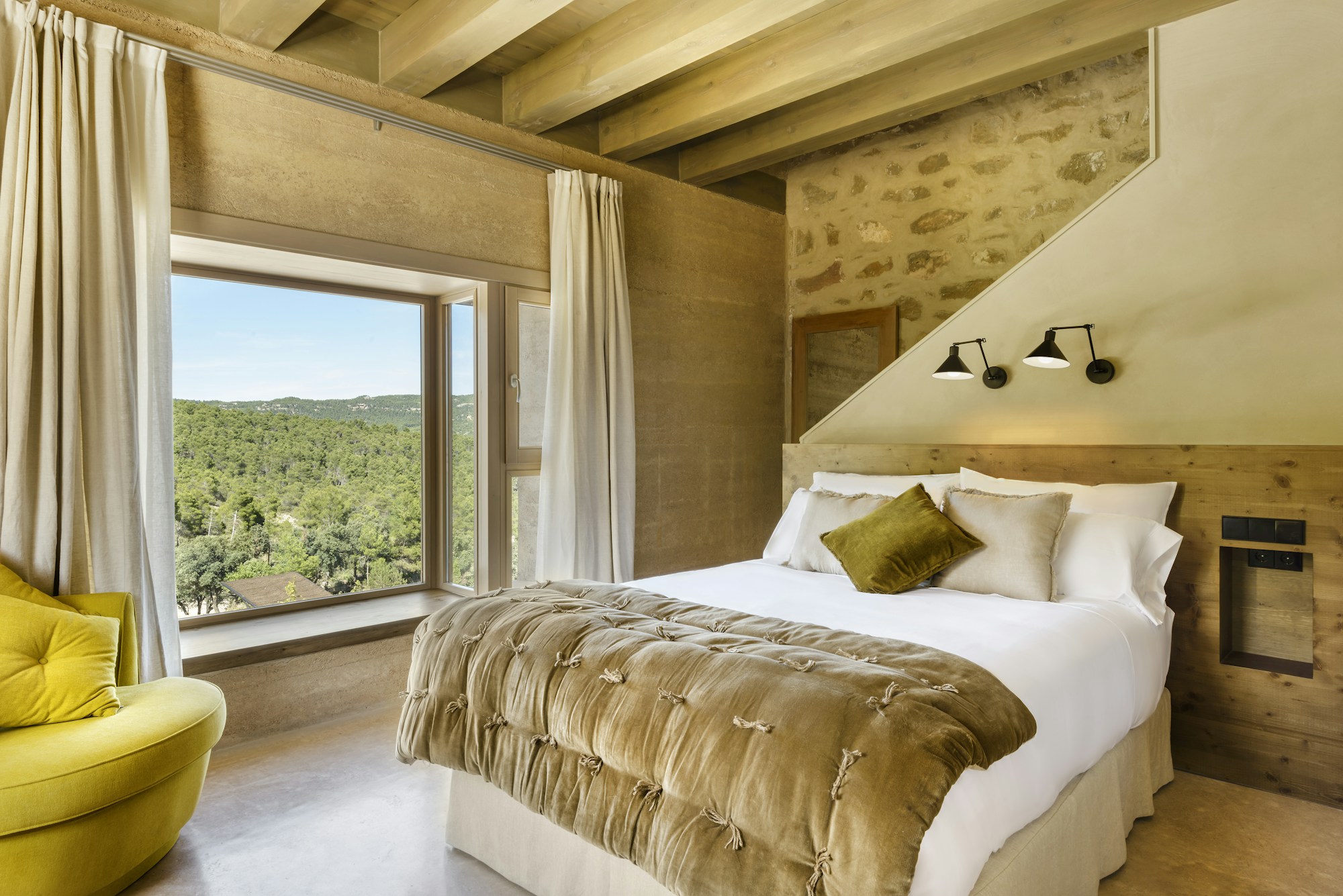 Double Standard Room - Bedroom
