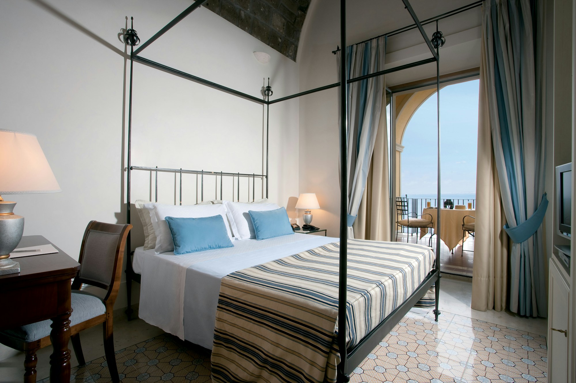 Deluxe with Sea View Terrace - Bedroom