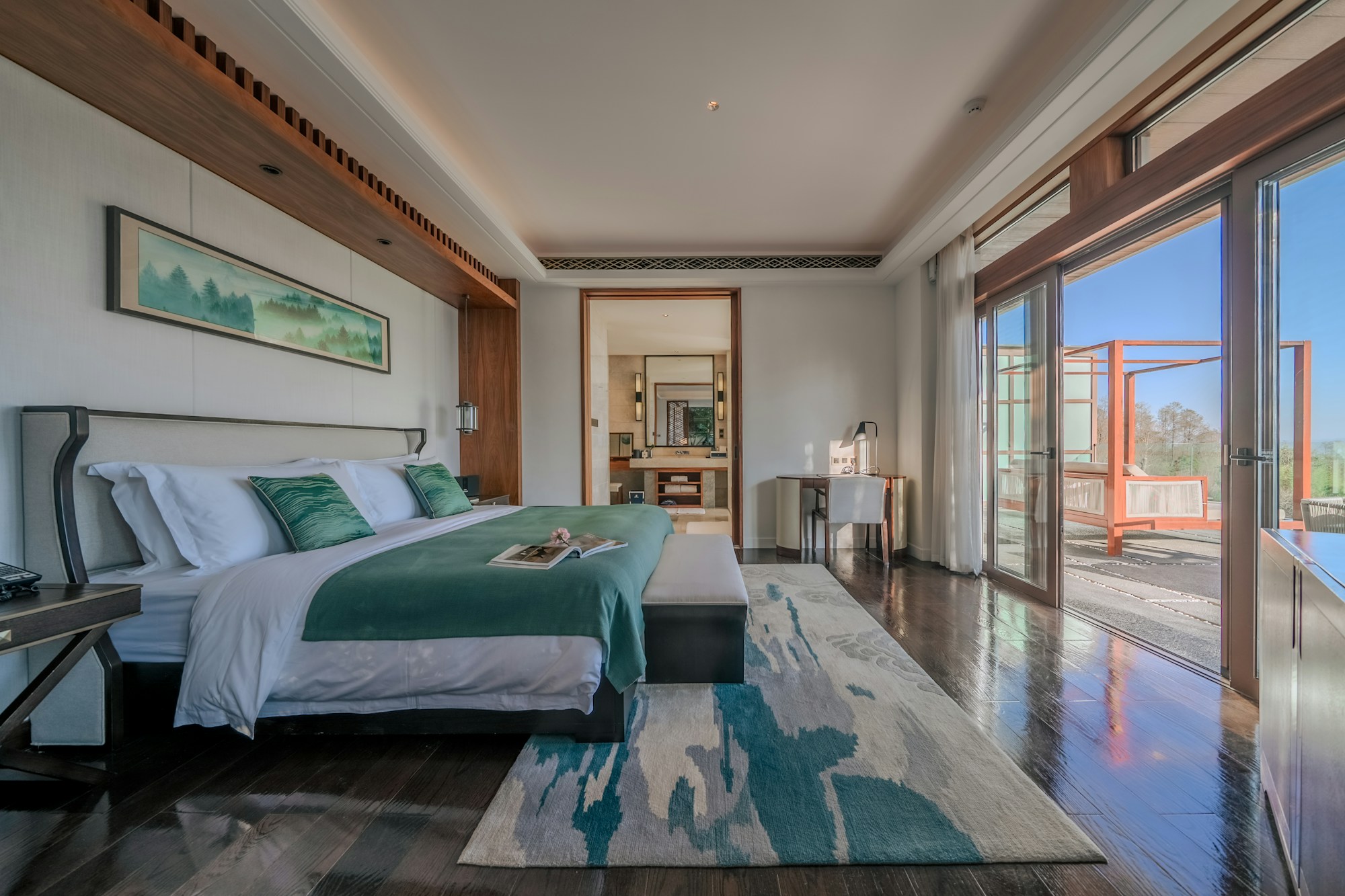 Prestige Lake View Suite - Bedroom