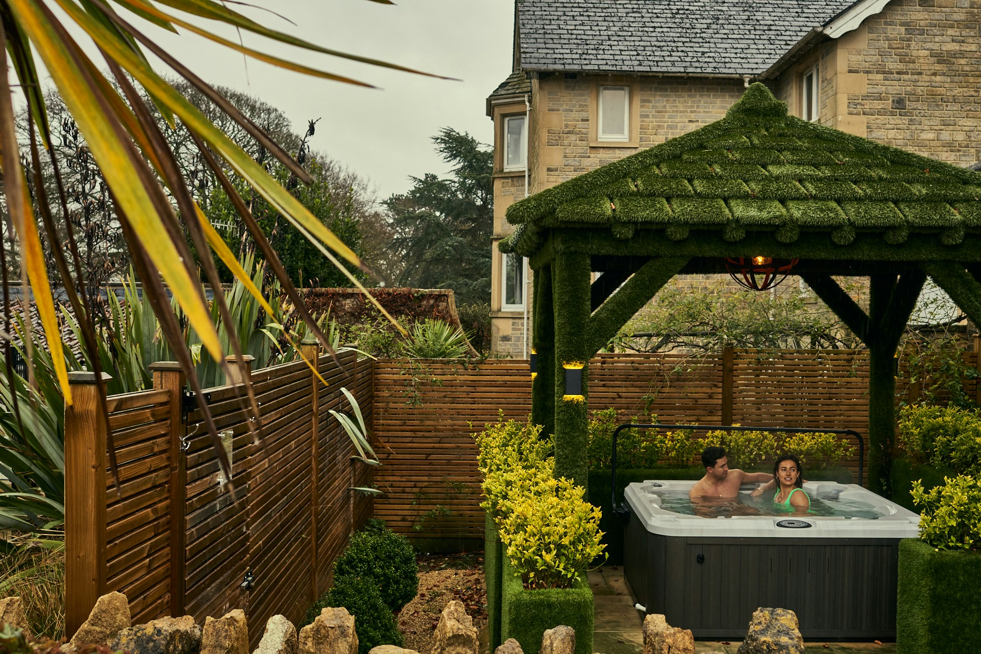 Luxe Hot Tub Suite - Patio