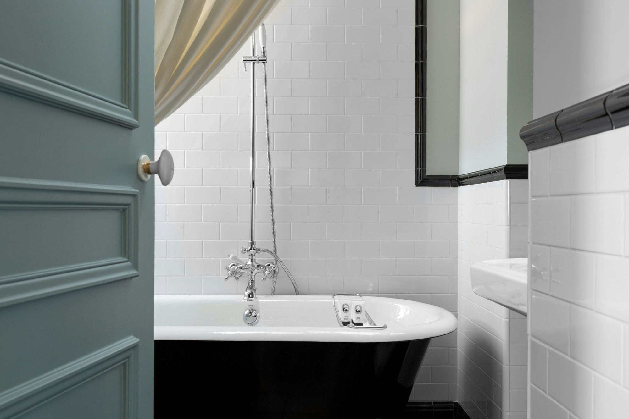 Cezembre Bathroom