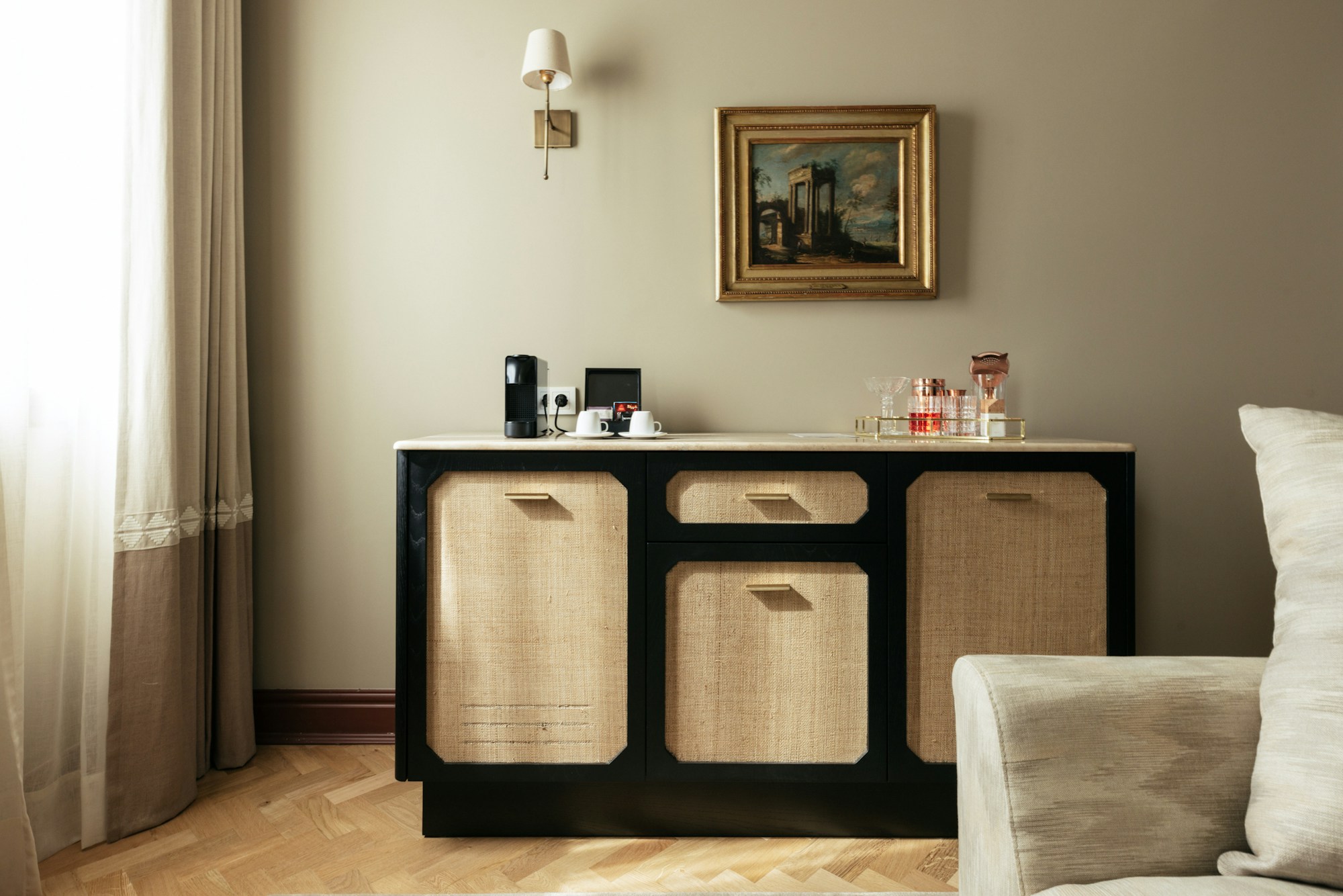 Deluxe Room - Room Details