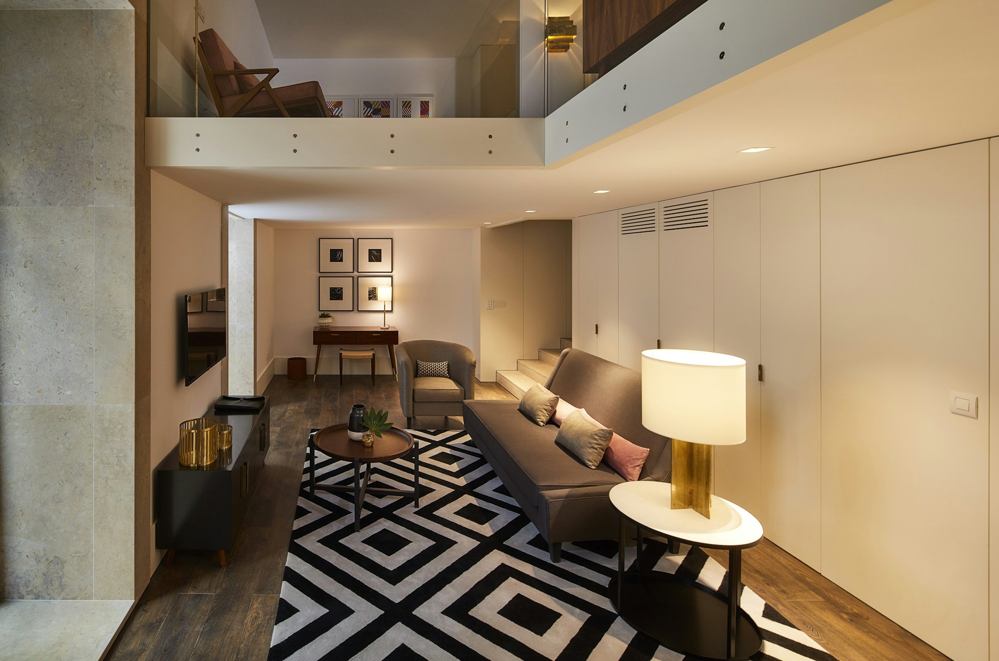Bairro Alto Mezzanine Suite - Living Area