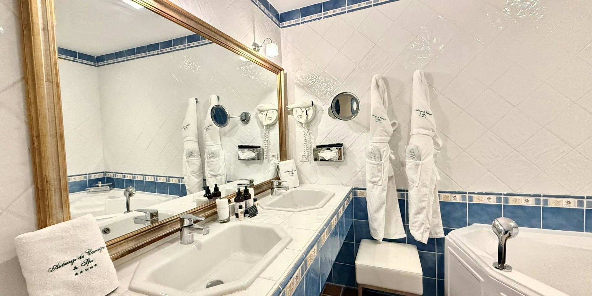 Superior Luxury Room