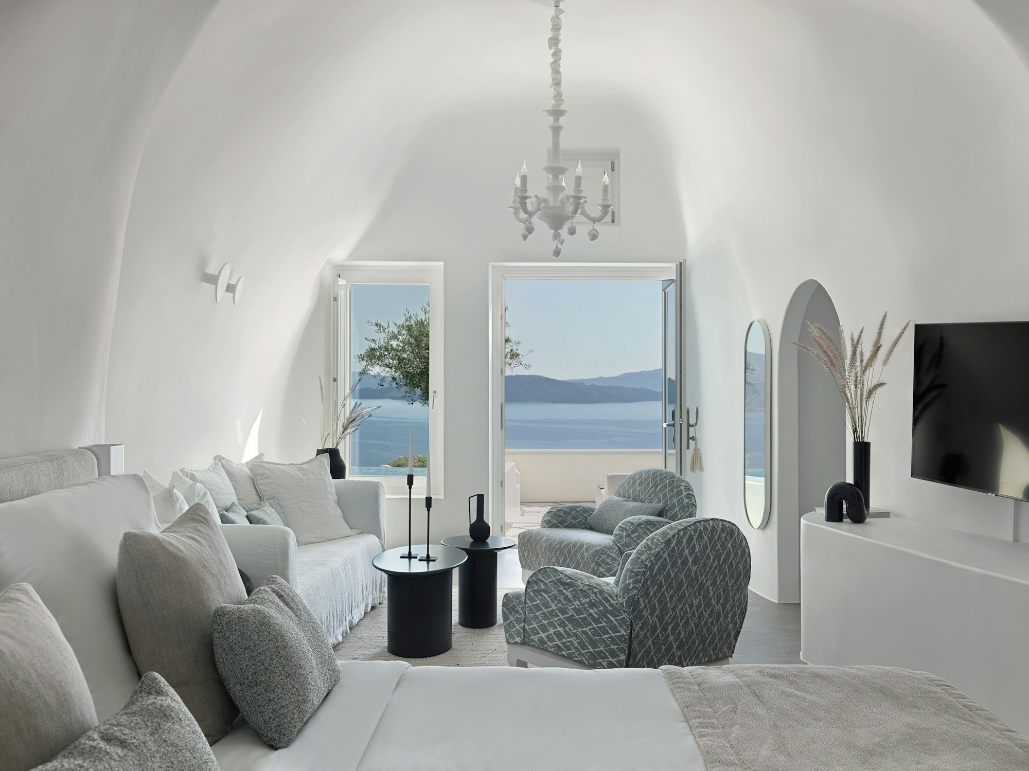 Executive Pool Suite - Bedroom & Living Area