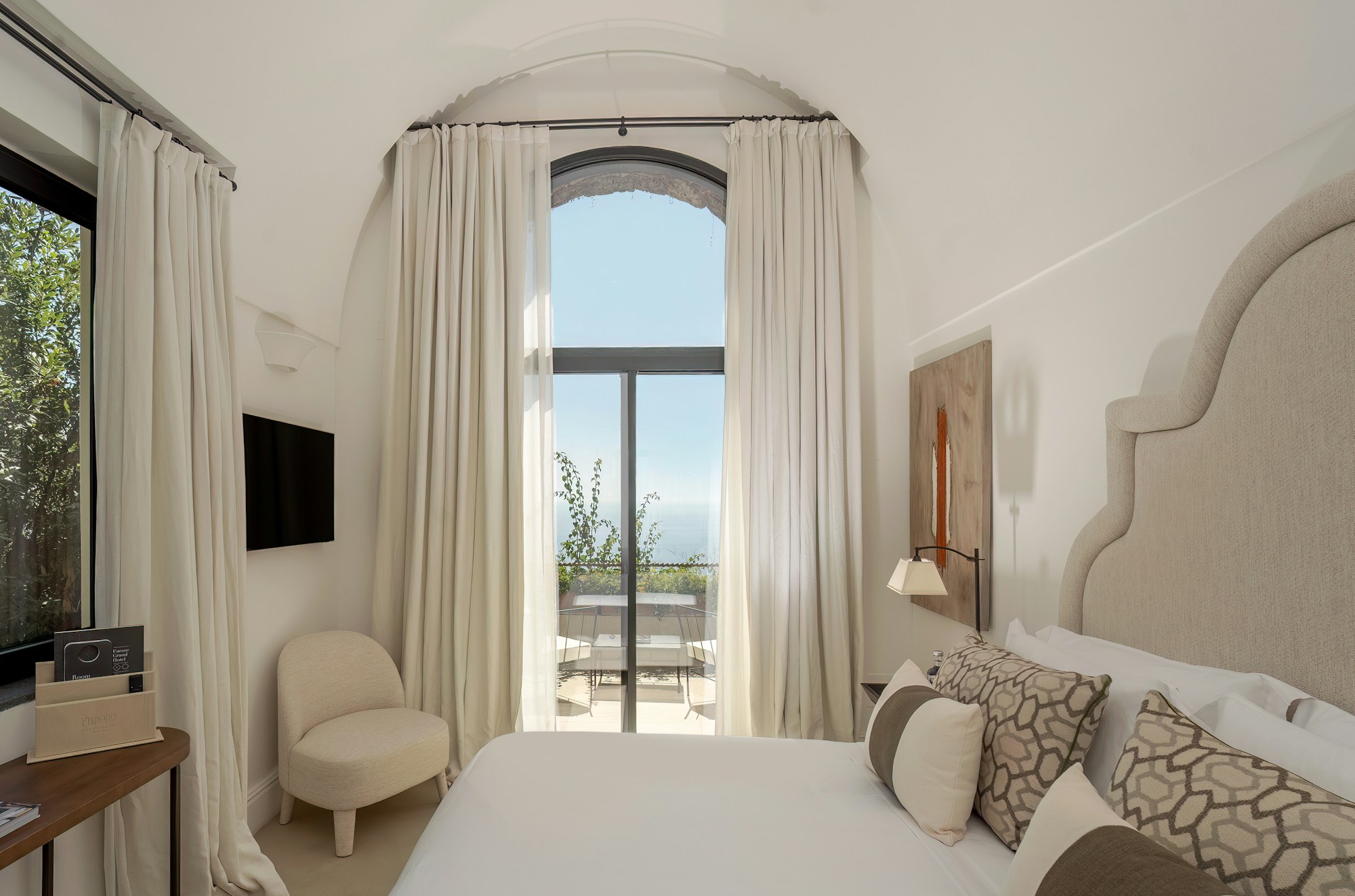Deluxe Terrace - Bedroom