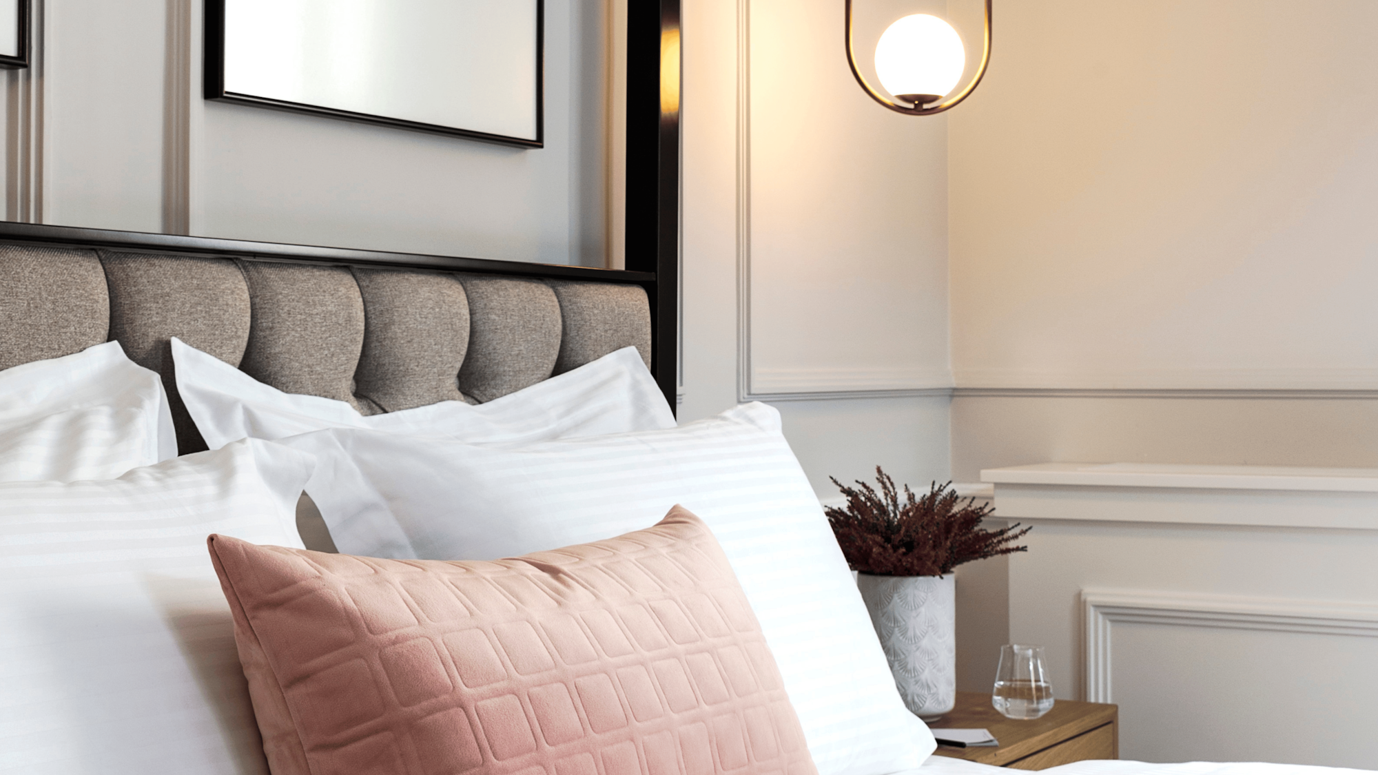 Petite Suite - Bedroom
