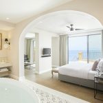 Deluxe Junior Suite Private Pool - Bathtub