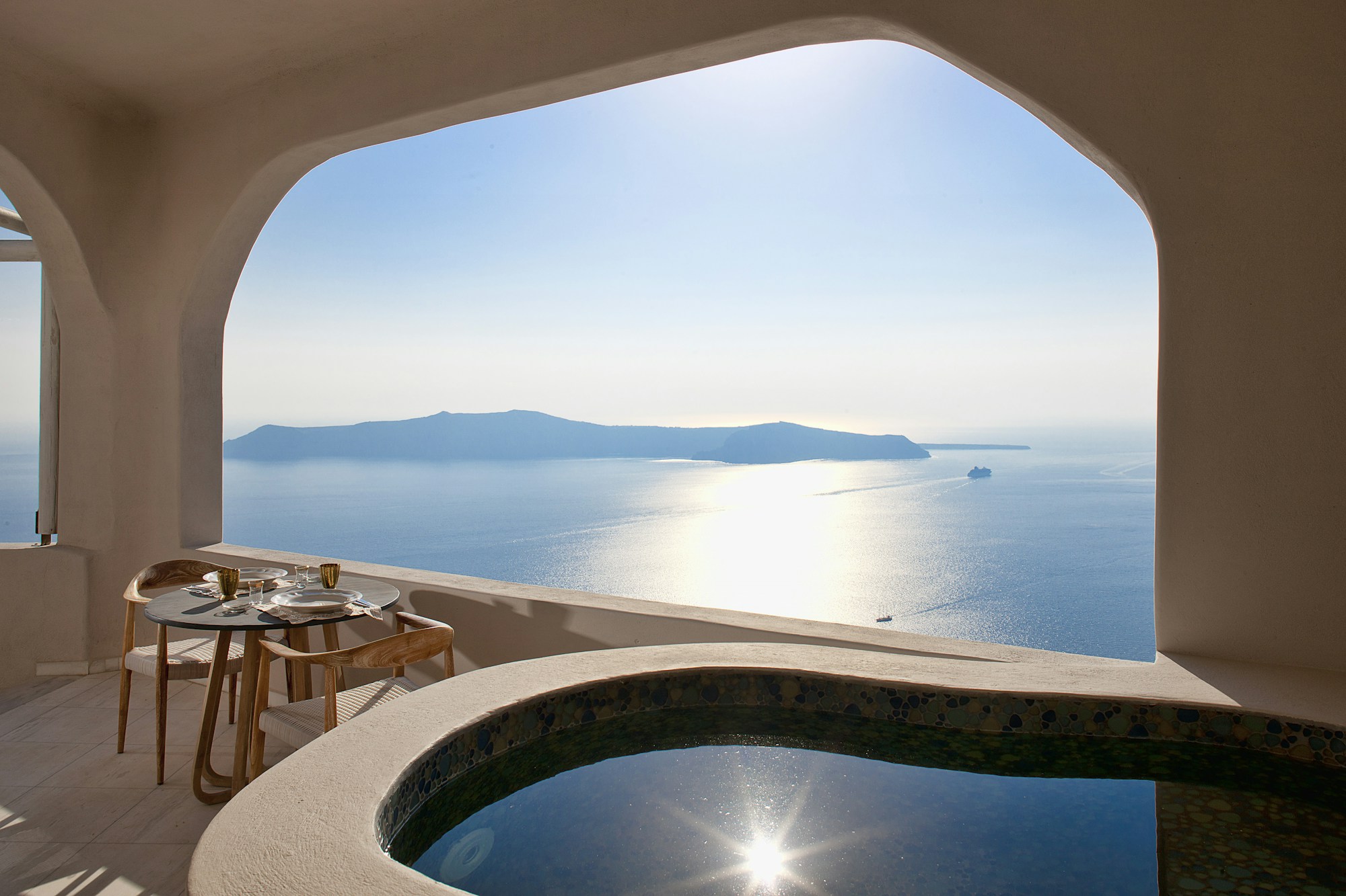 Superior Suite Private Veranda - Jacuzzi & Dining Area