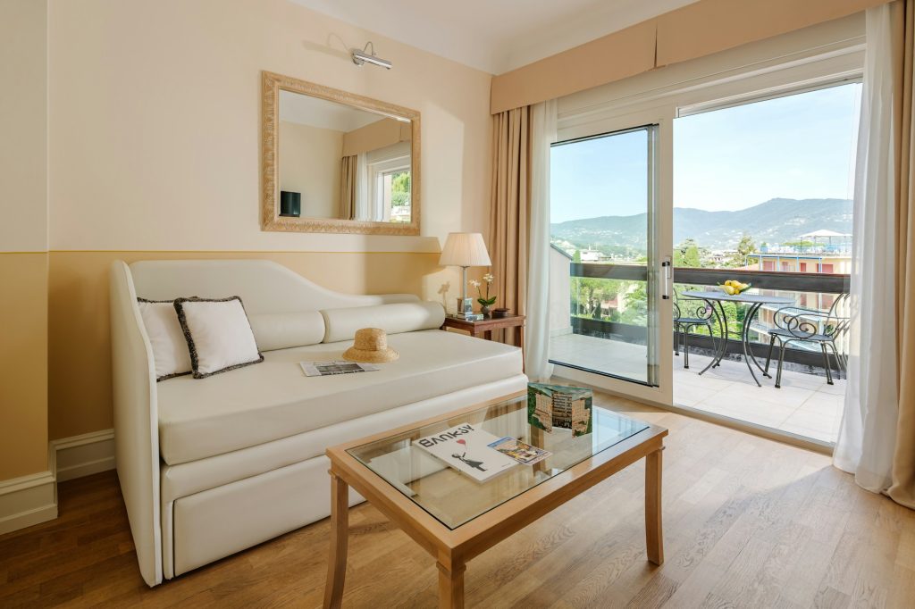 Executive Suite - Living Area