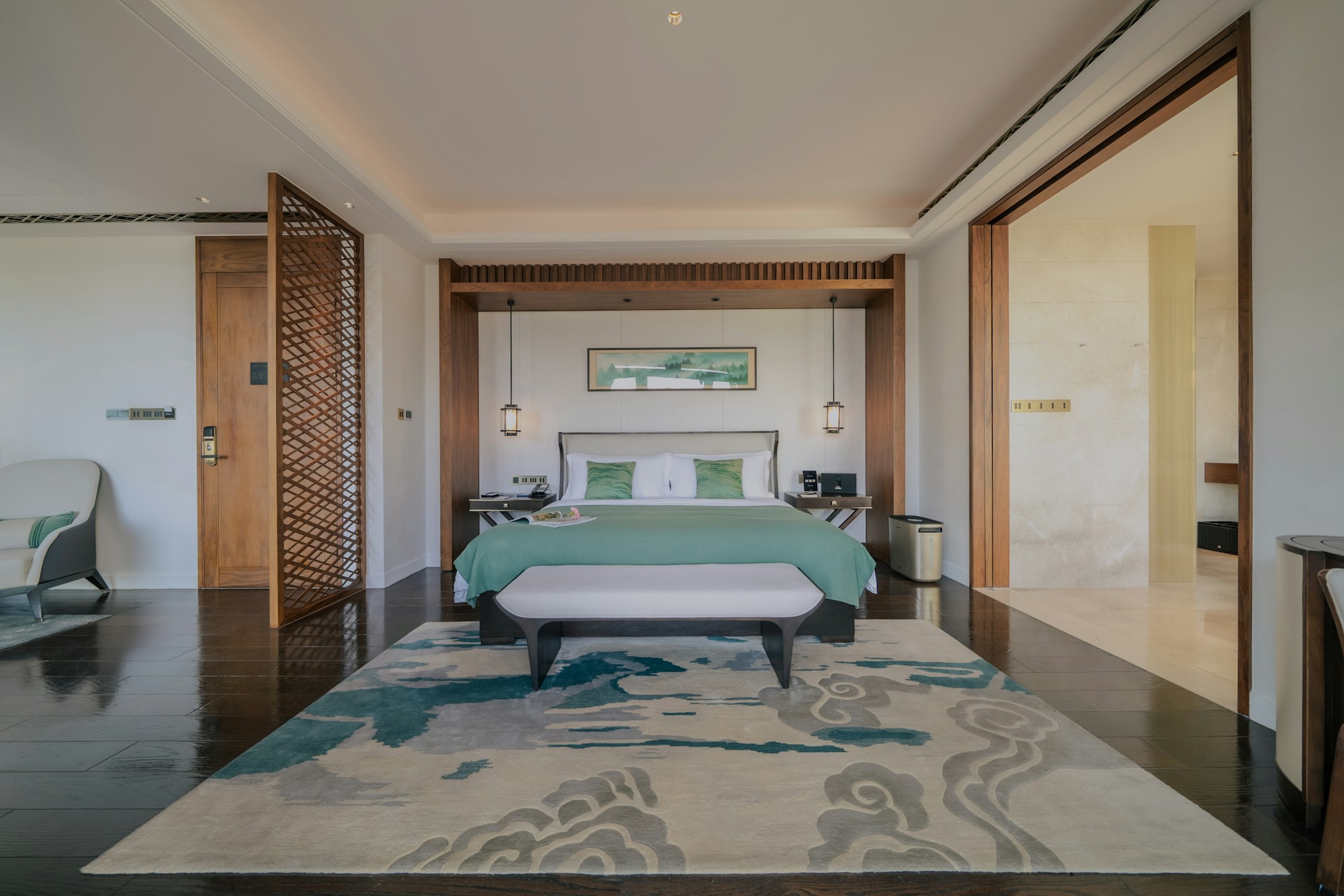 Prestige Lake View Suite - Bedroom
