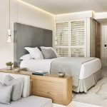 Deluxe Room Plaza - Bedroom