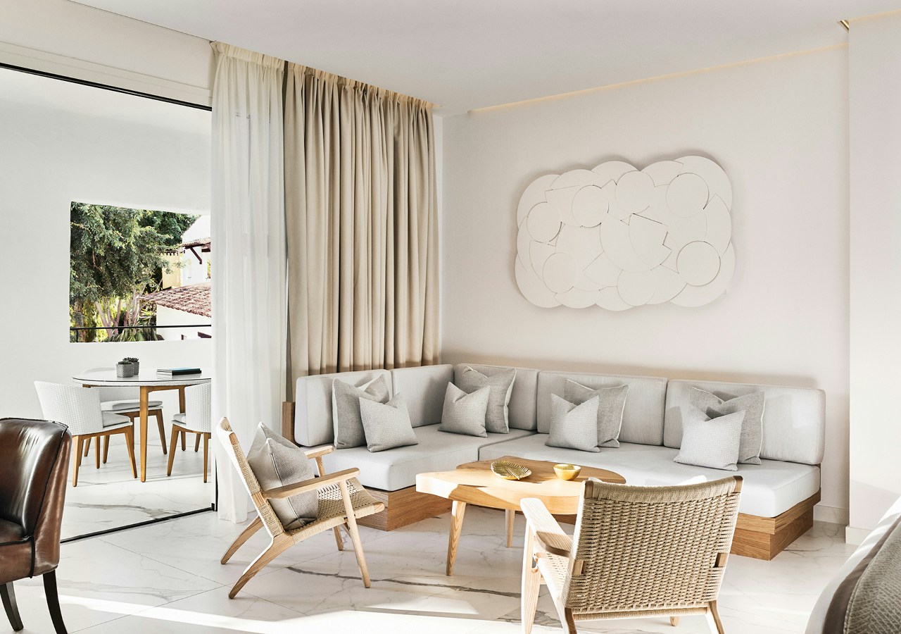 Studio Suite Plaza - Living Area