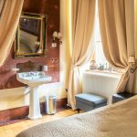 New Castle Chamber Room - Bedroom