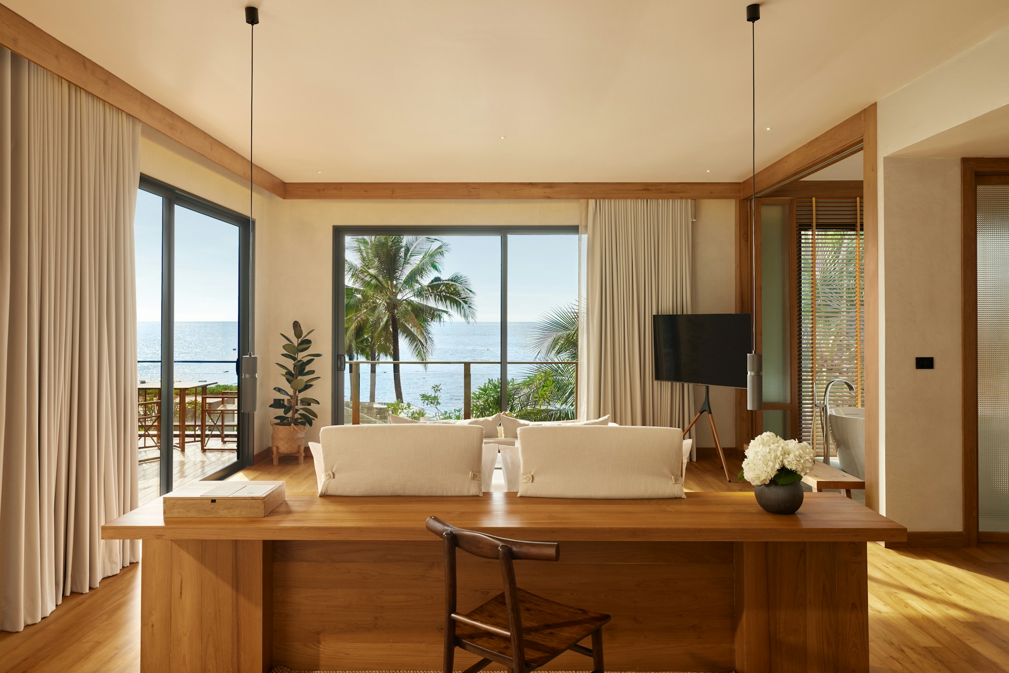 The Retreat Ocean Suite - Bedroom