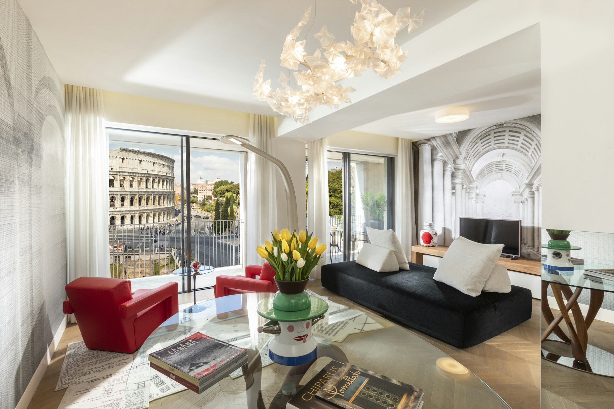 Grand View Gallery Suite - Living Area