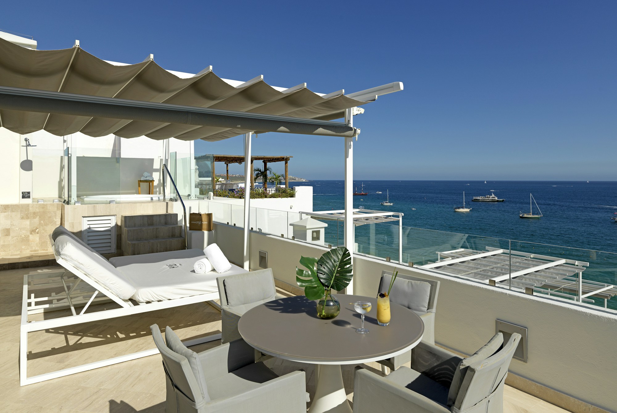 Exclusive ME+ Suite - Deck