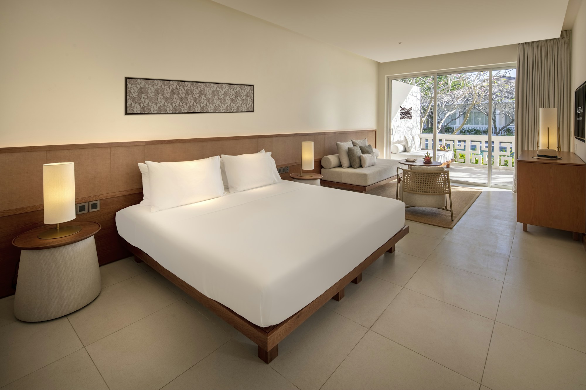 Deluxe Suite Pool View - Bedroom
