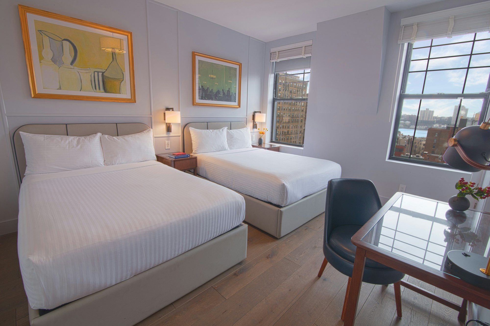 Deluxe 2 Full Beds - Bedroom