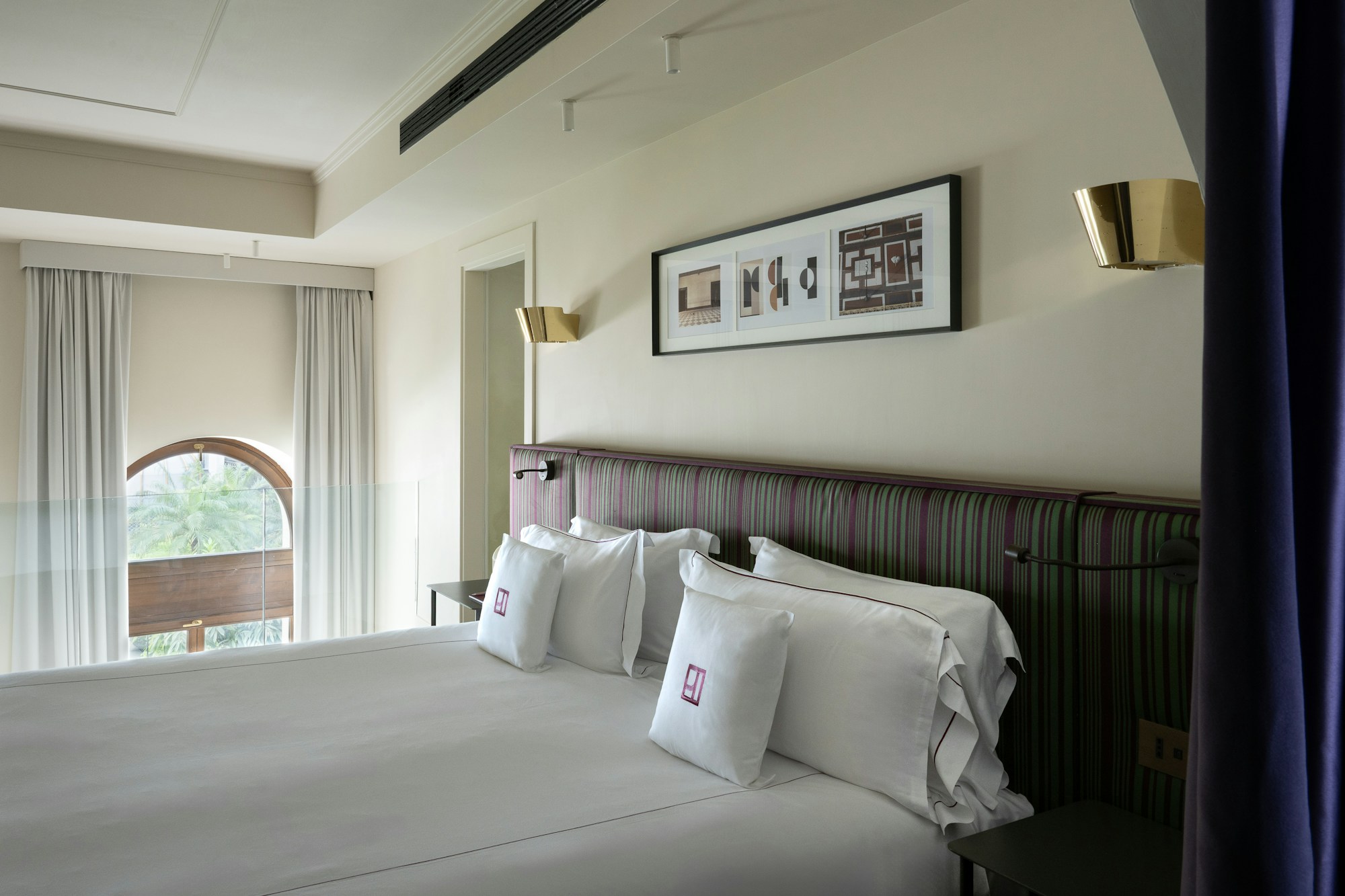 Patio Suite - Bed