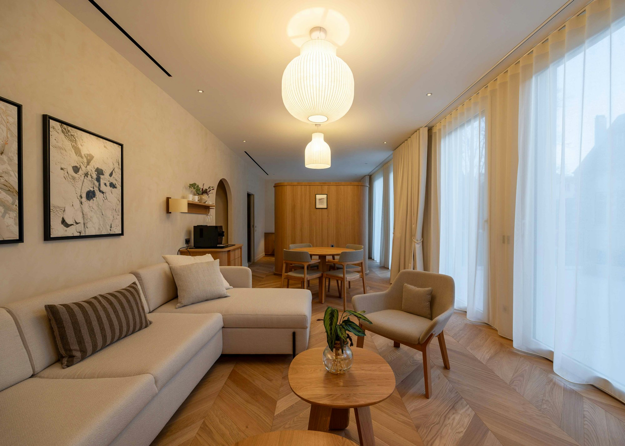 Suite 85 - Living Area