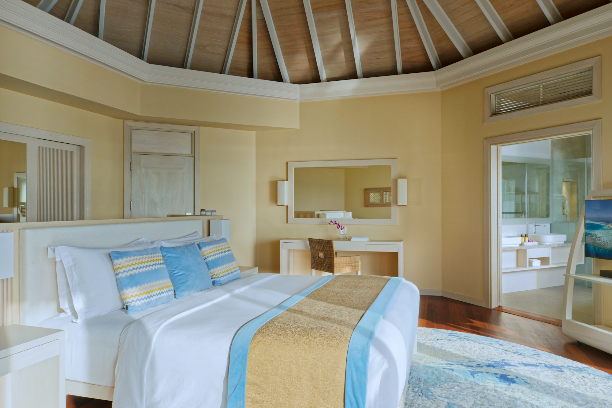Water Villa with Private Pool - Bedroom