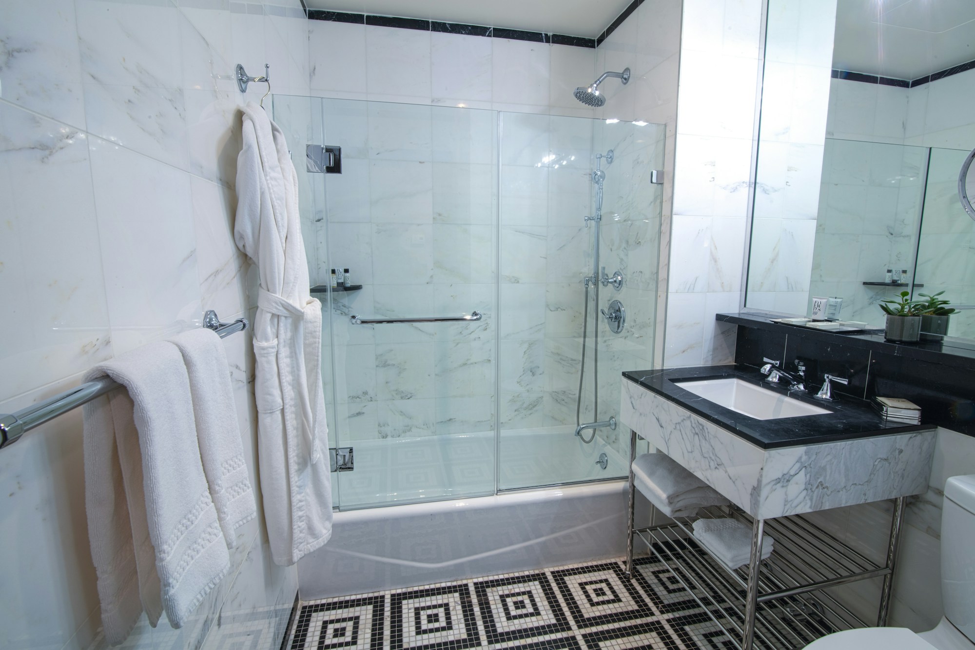 Executive Two-Bedroom Suite - Bathroom
