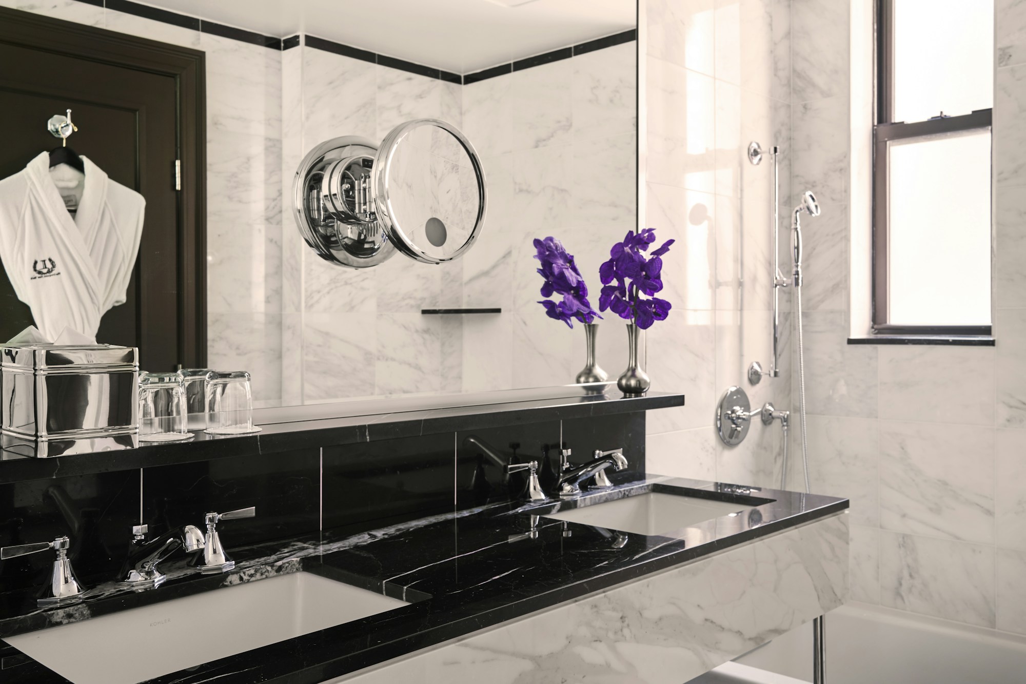 Iroquois Suite - Bathroom