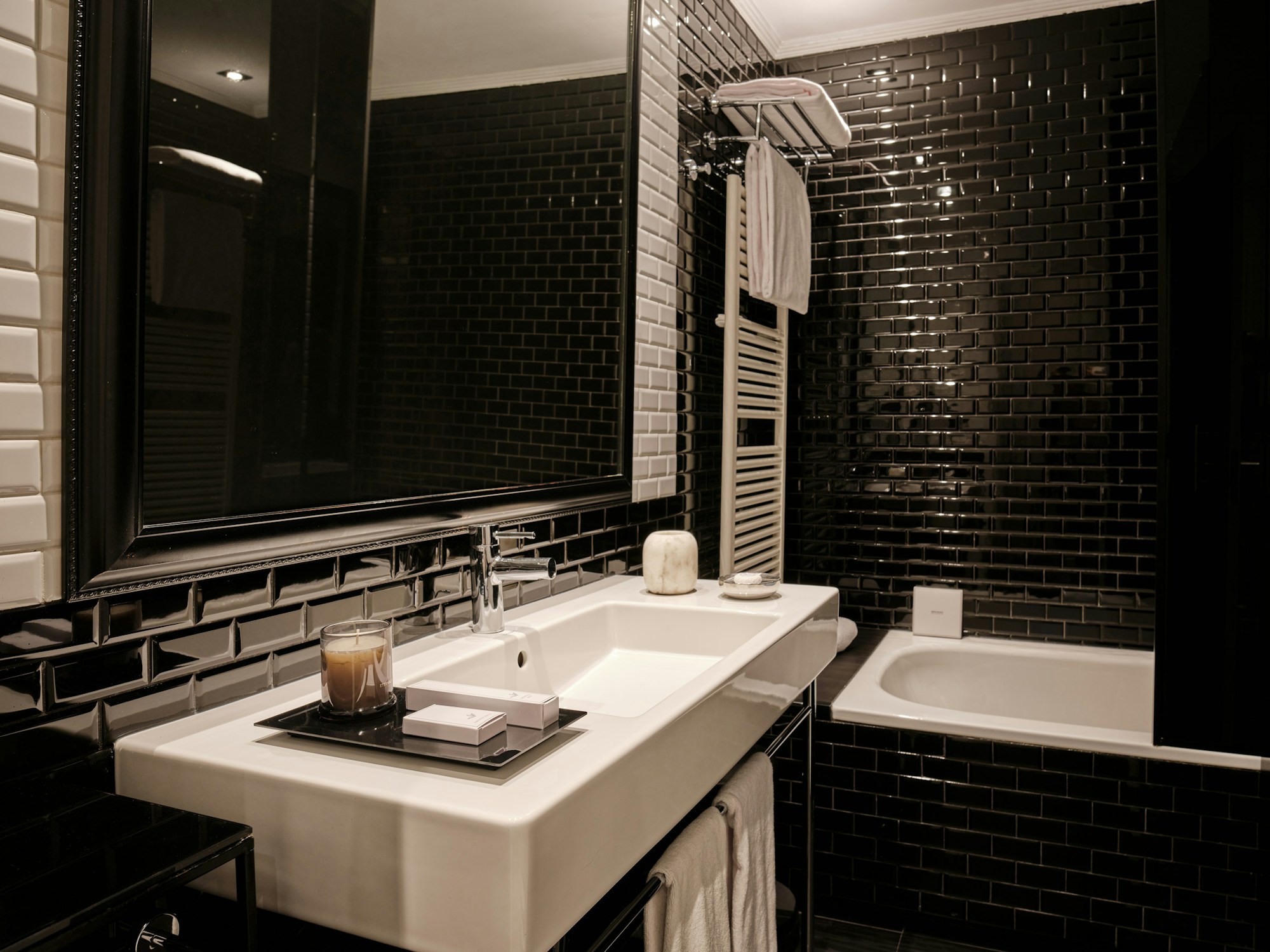 Deluxe City Views - Bathroom