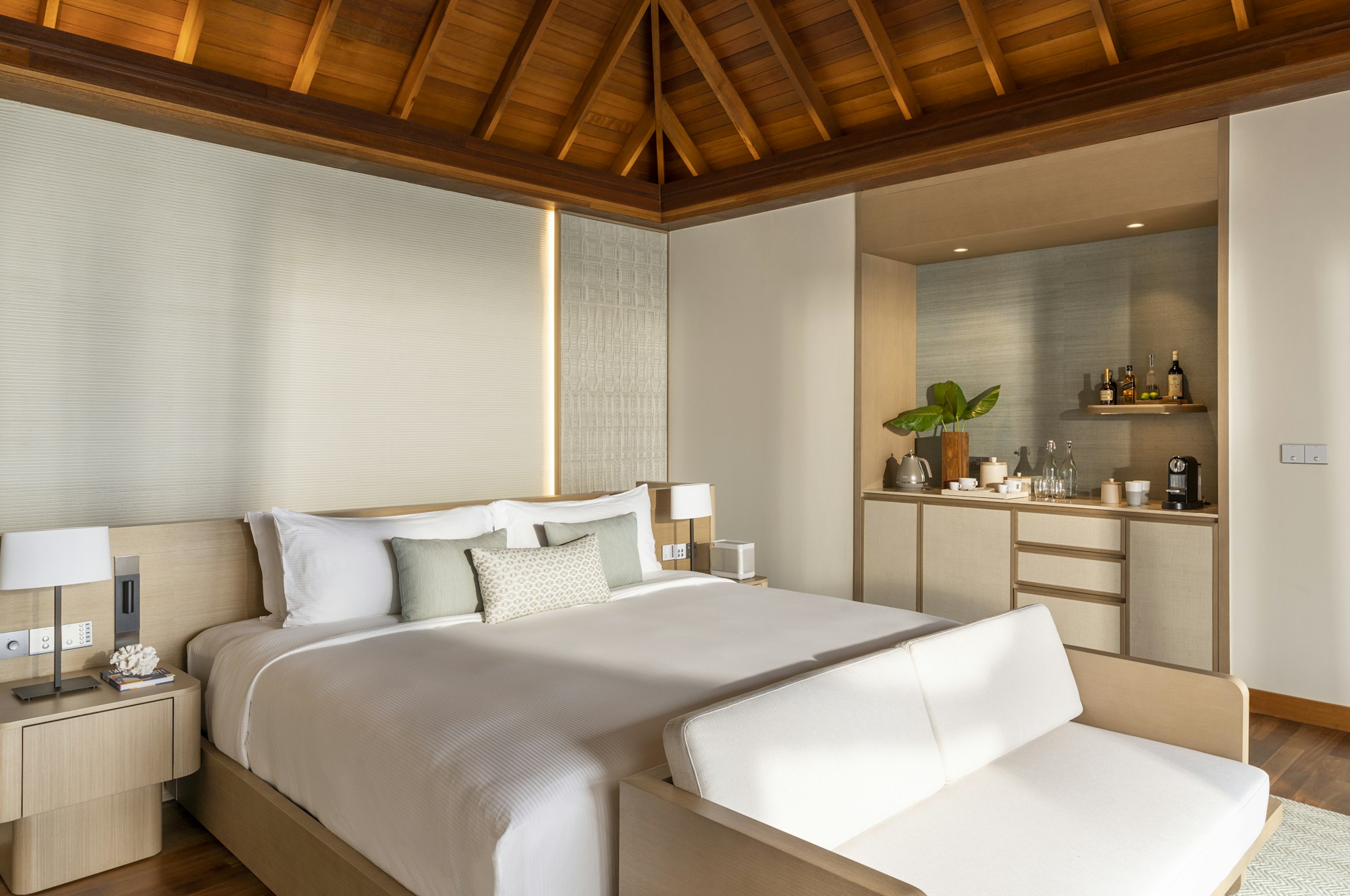 Lagoon Bungalow with Pool - Bedroom