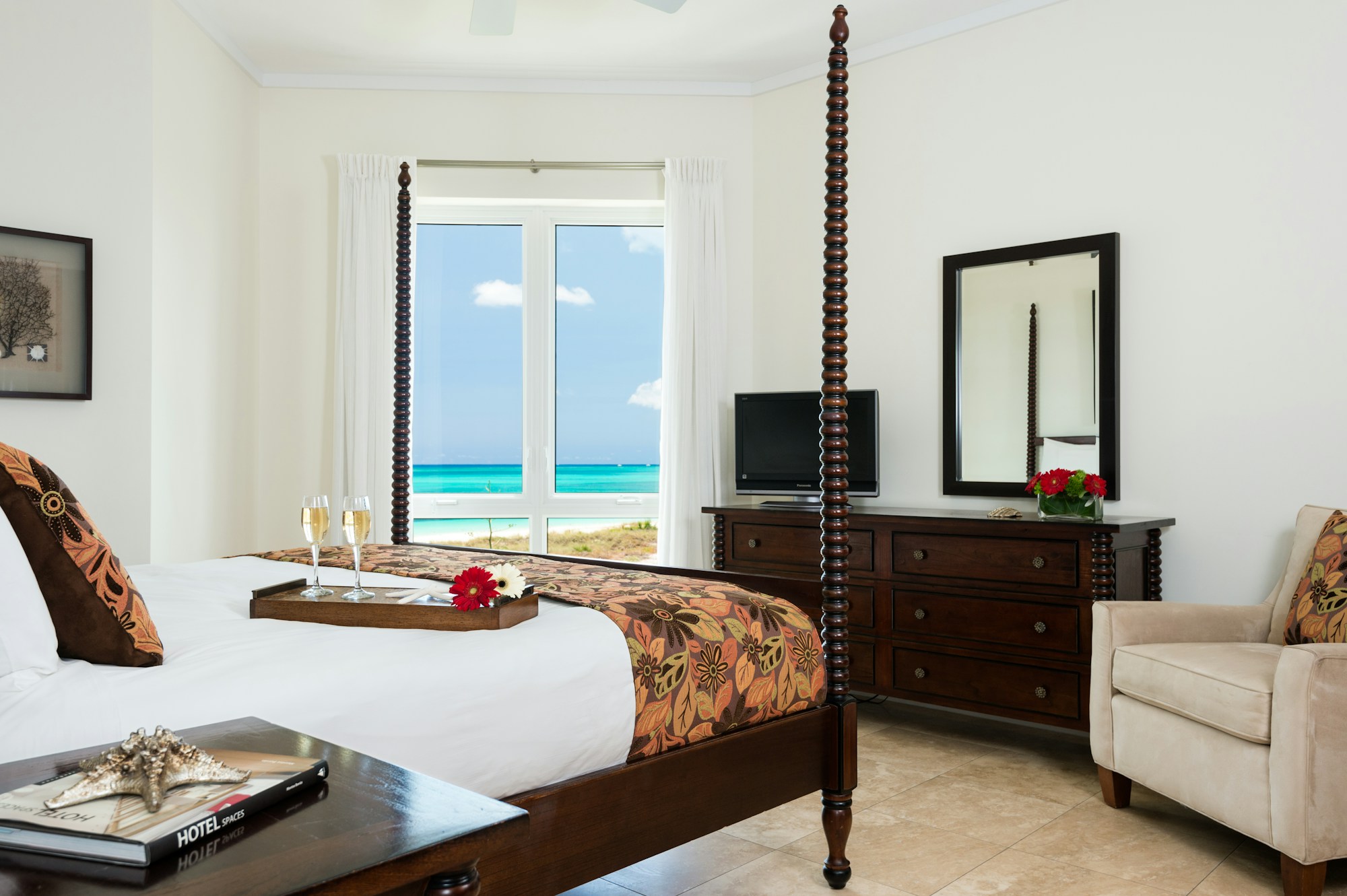 Ocean Front Luxury 2 Bedroom Suite - Master Bedroom