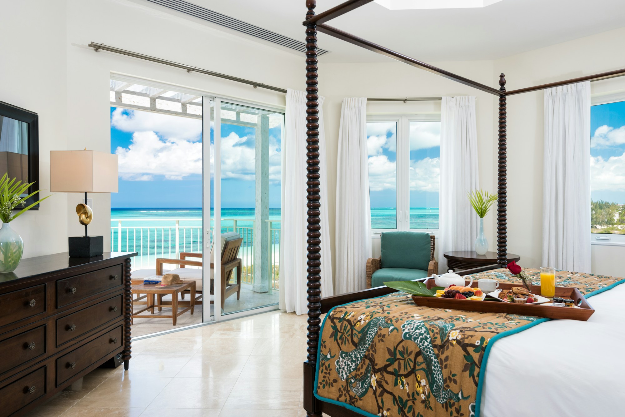 Premier Ocean Front 3 Bedroom Suite - Master Bedroom