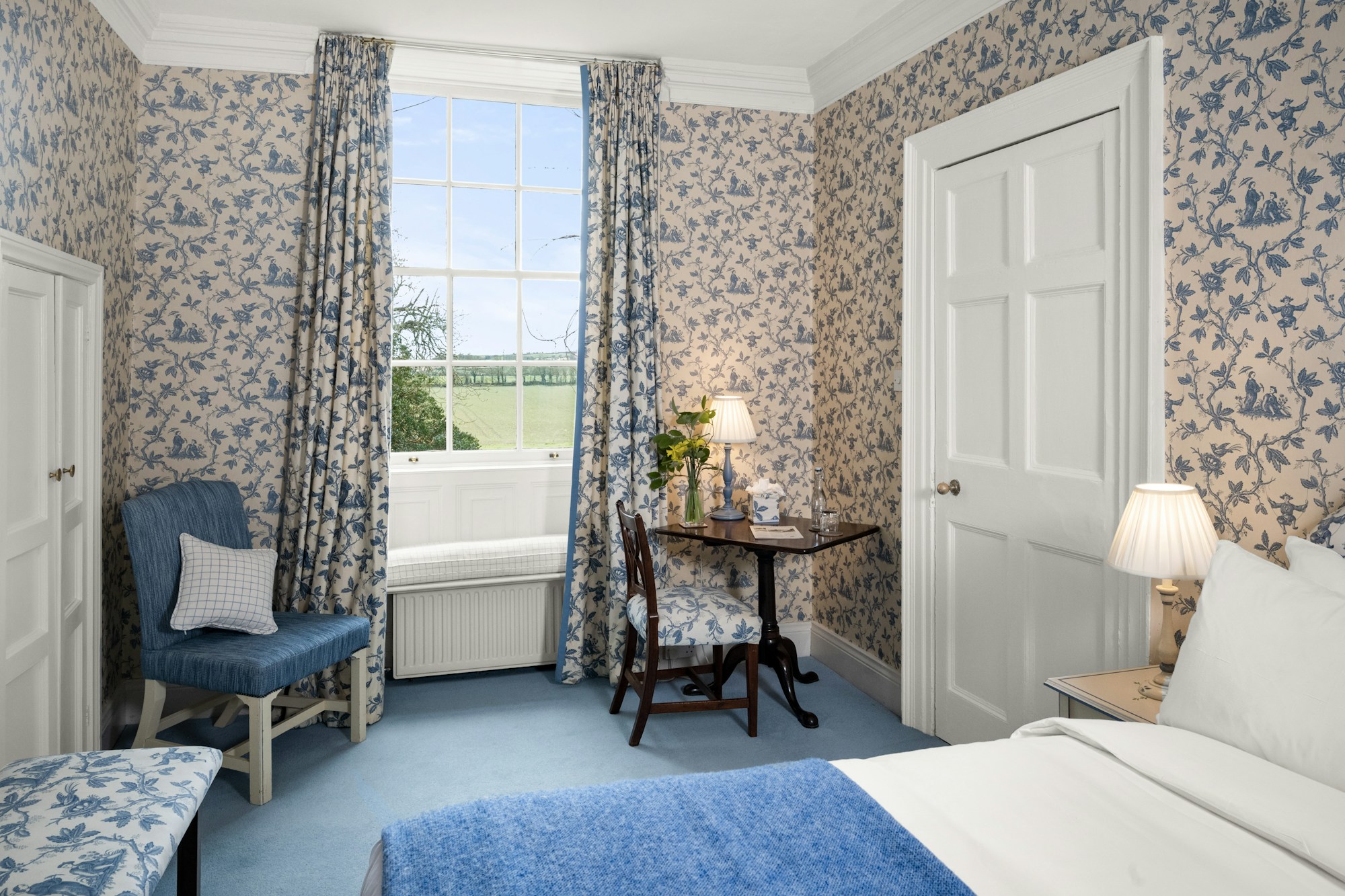 The Wisteria Room - Cosy Classic House Landscape