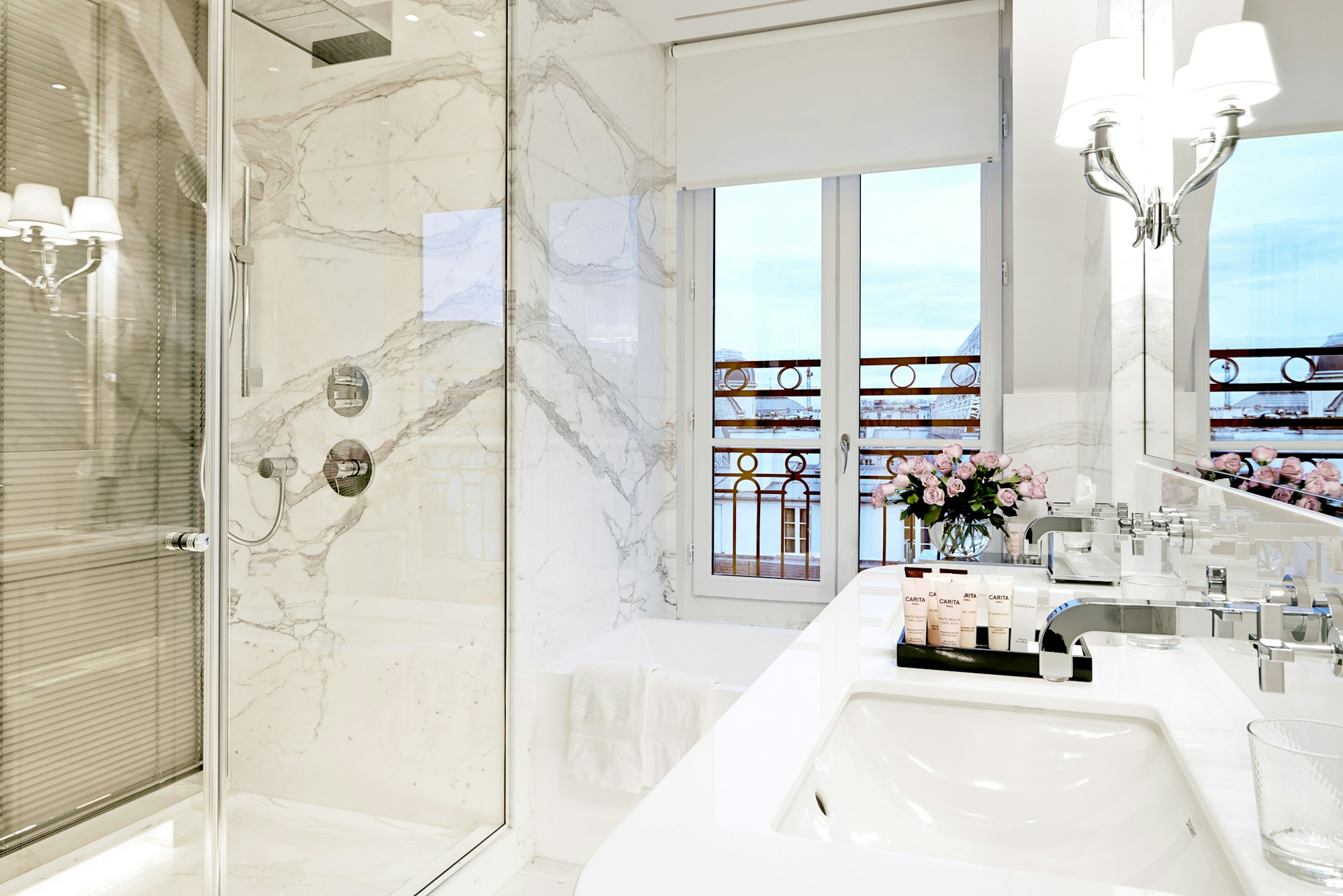 Eiffel Tower Suite - Bathroom