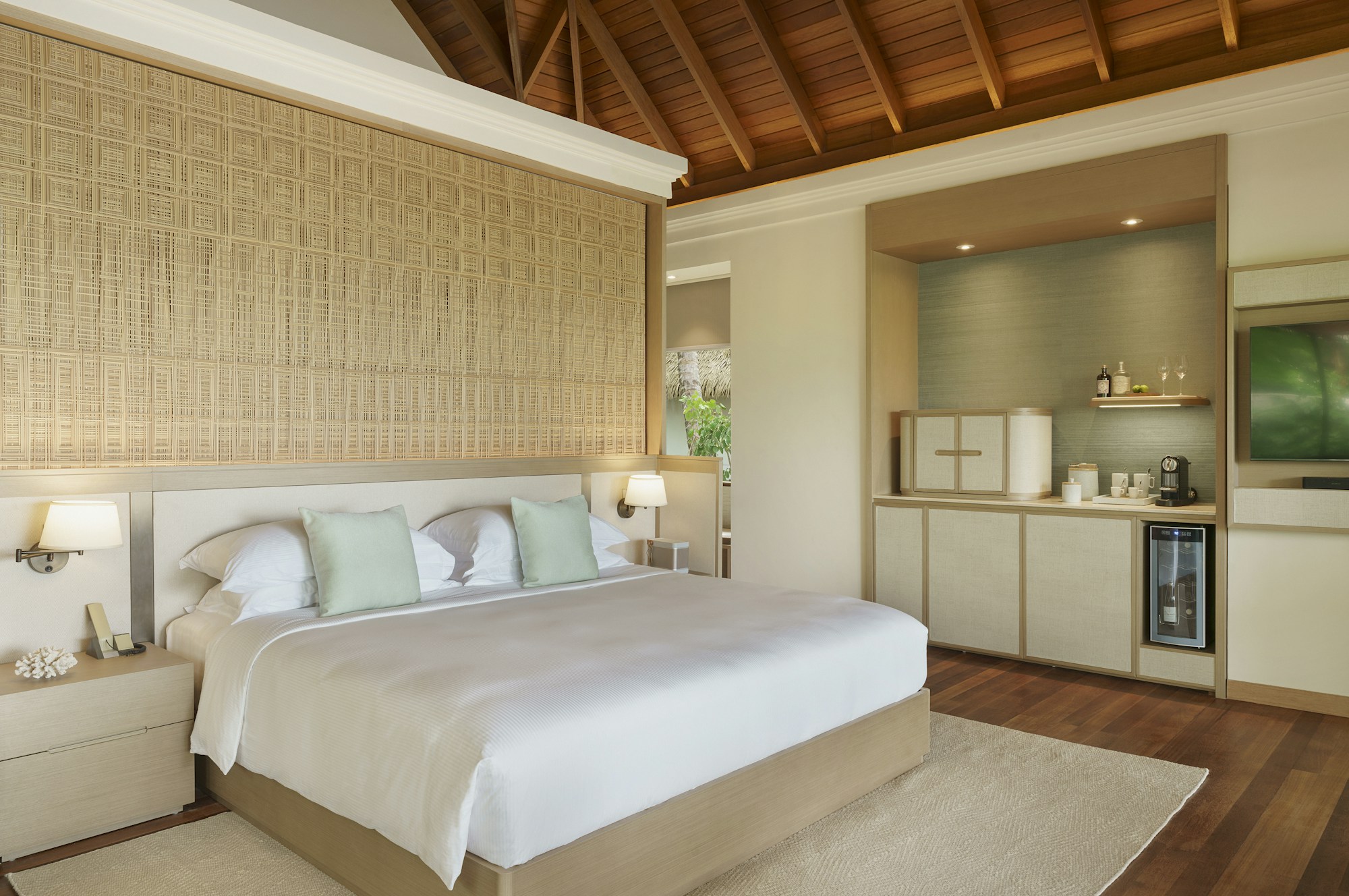 Deluxe Beach Bungalow with Pool - Bedroom