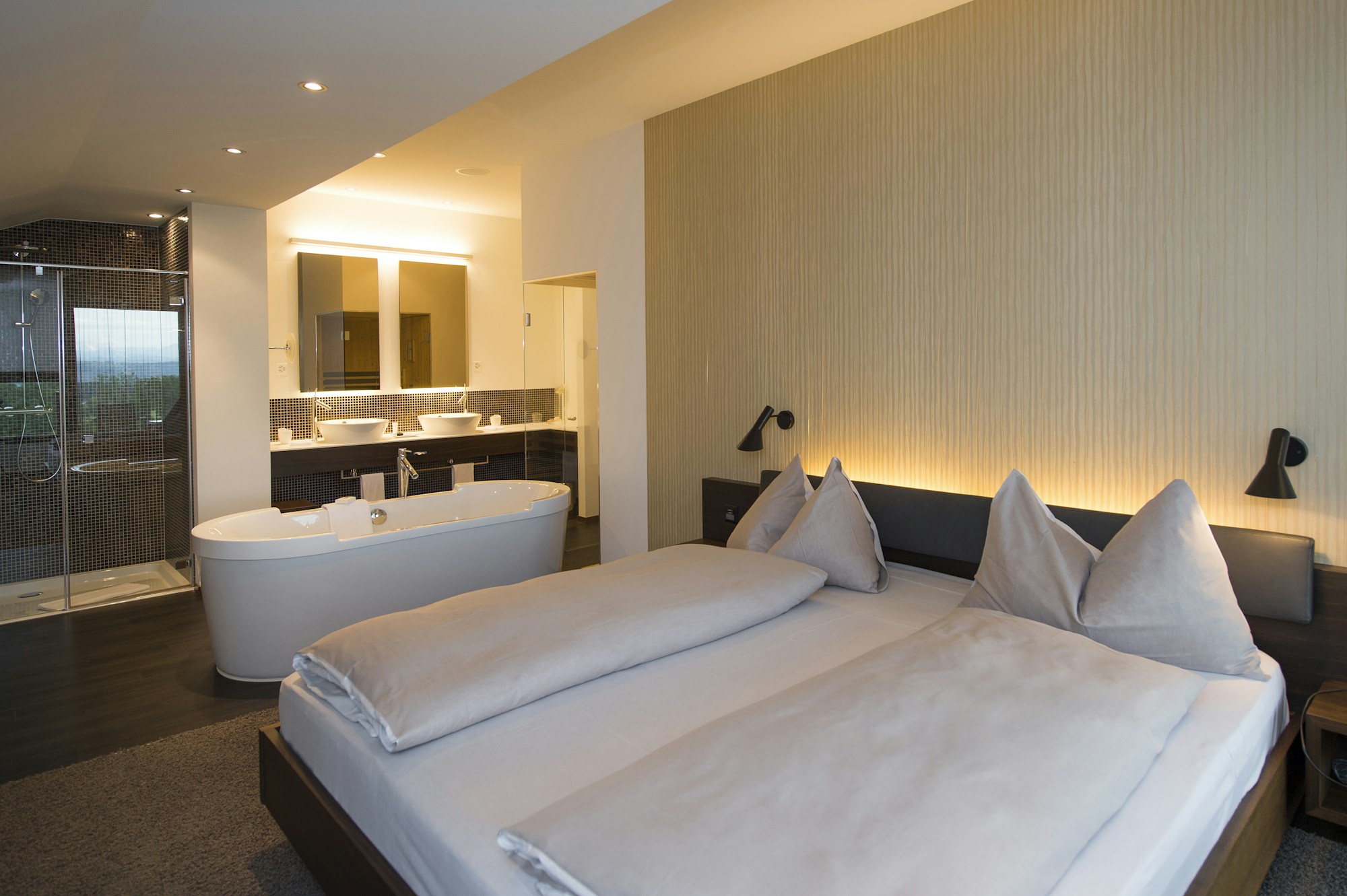 Bedroom panorama suite