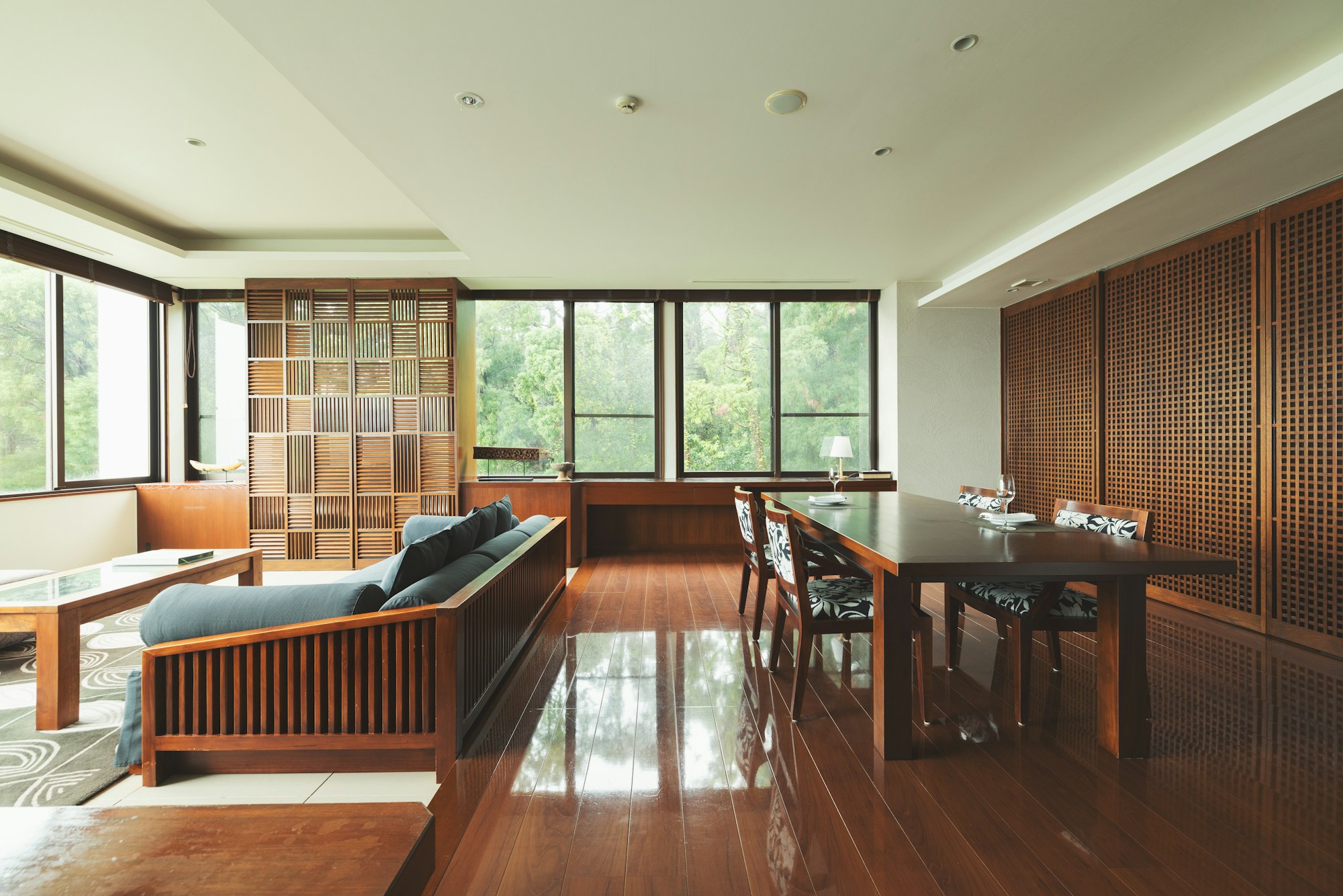 Sankara Suite - Living & Dining Area