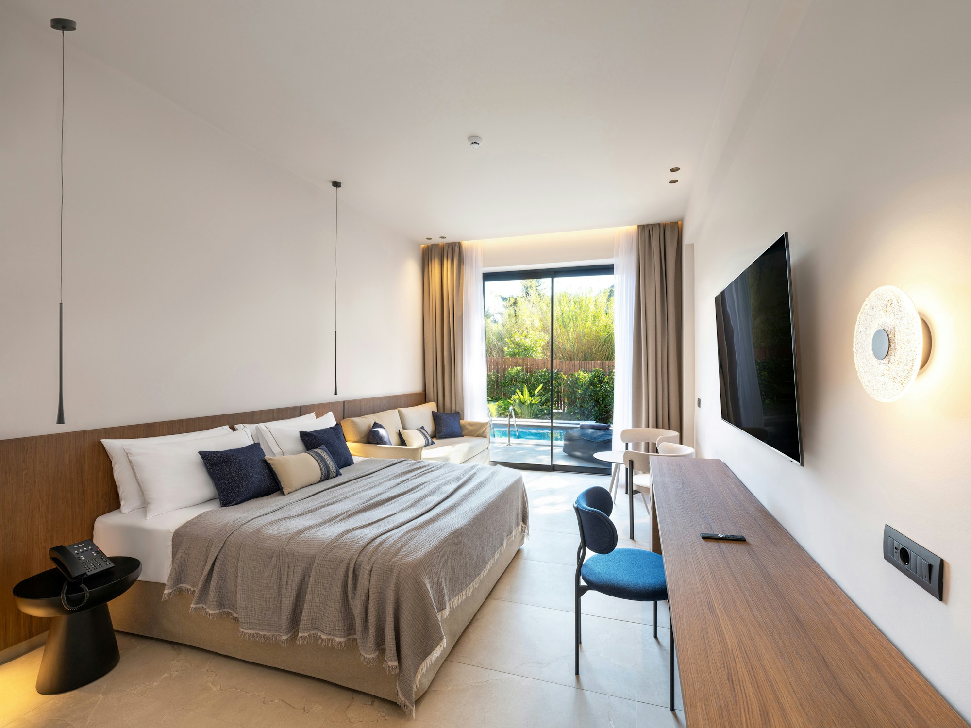 SUITE SHARING POOL