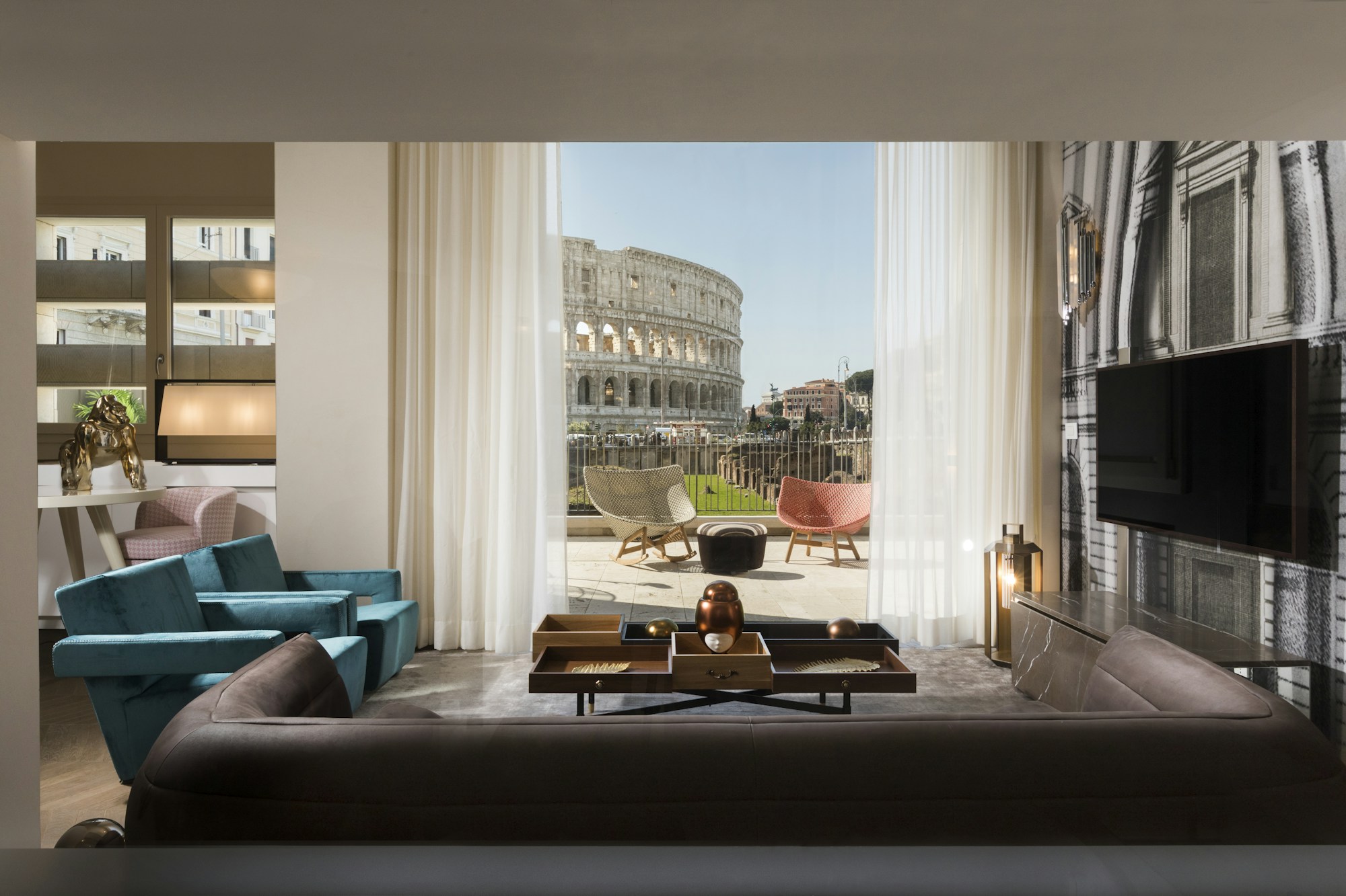 Grand View Colosseum Suite - Living Area