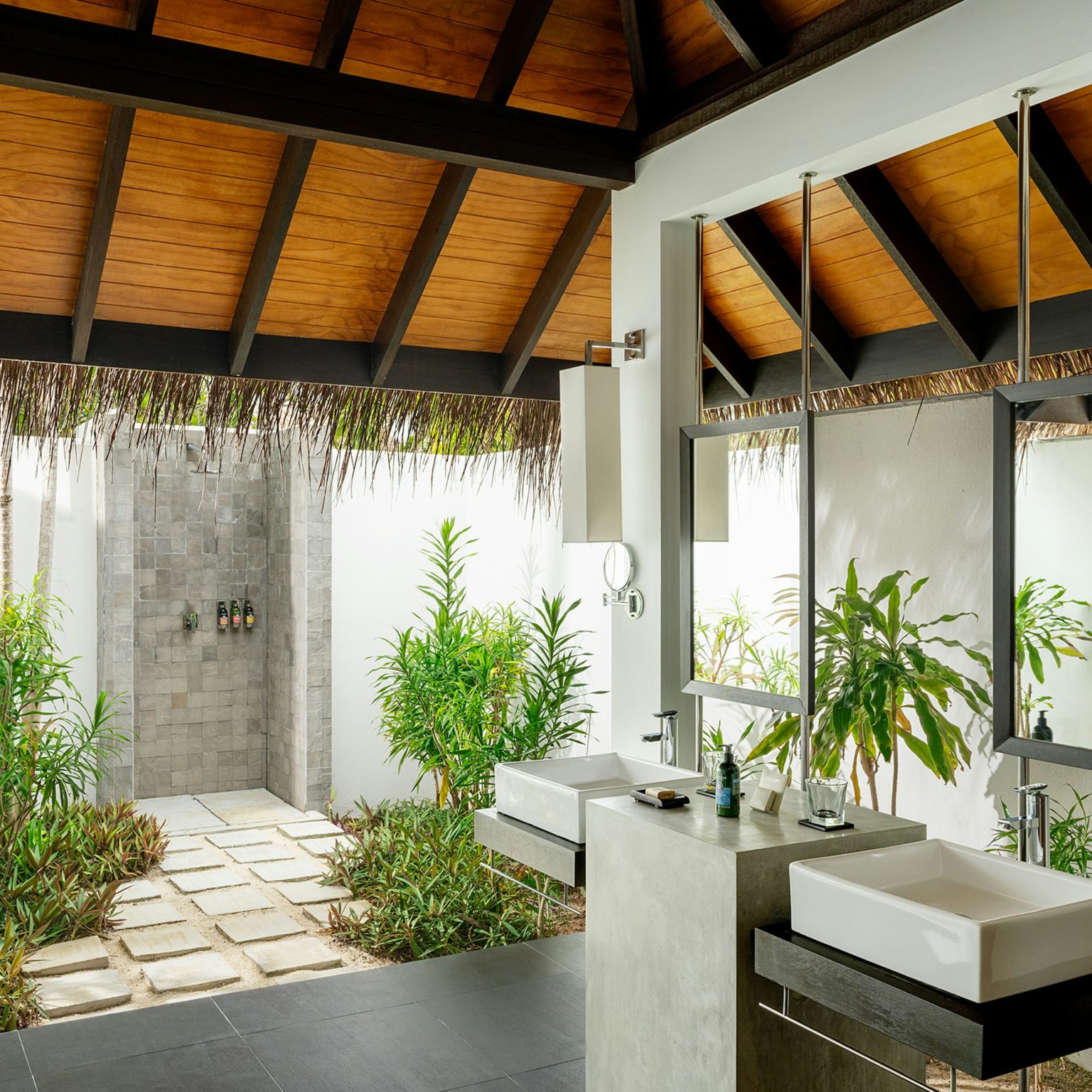 Beach Villa with Pool Bath