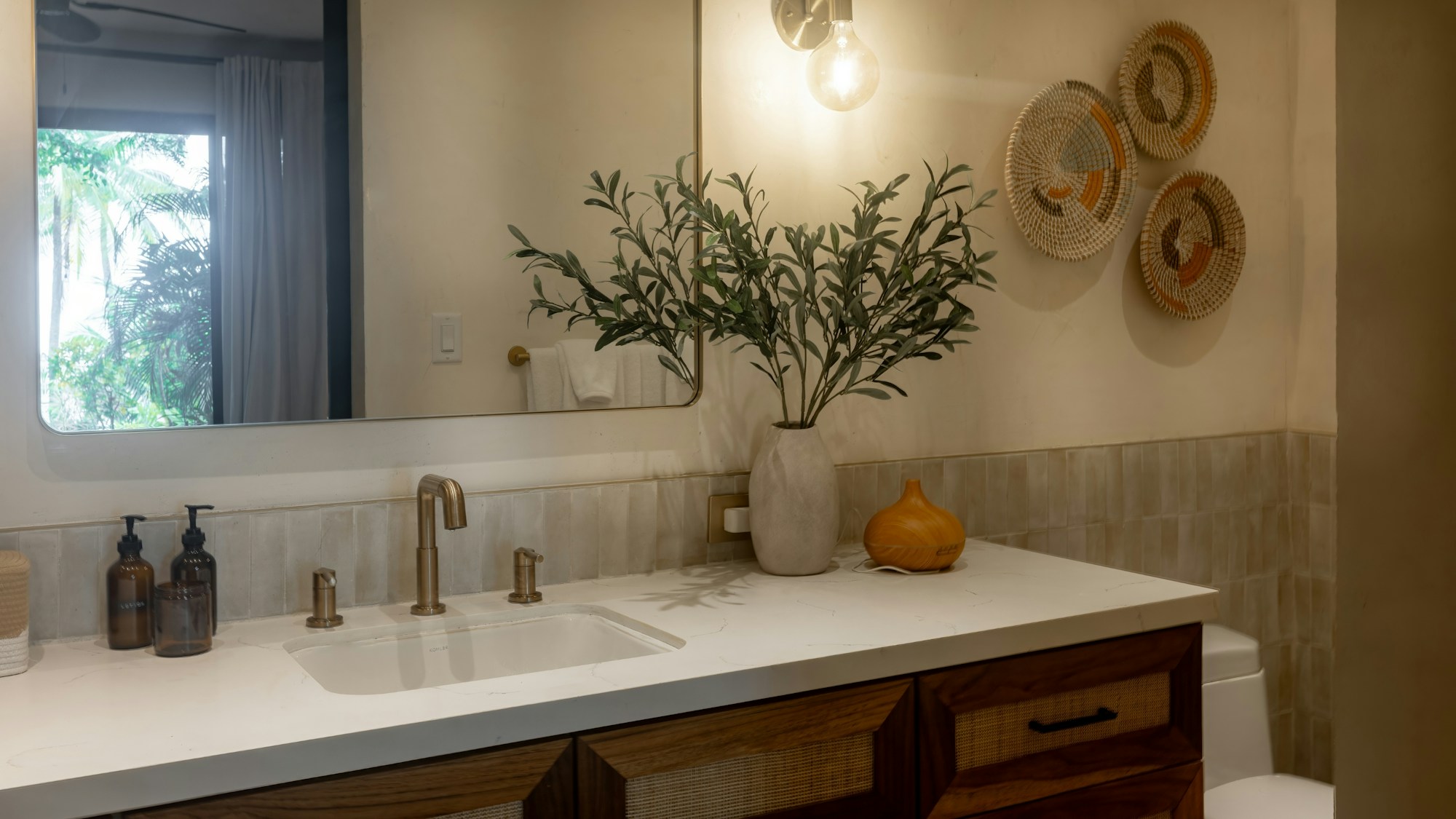La Marea Oceanview Cabaña - Bathroom