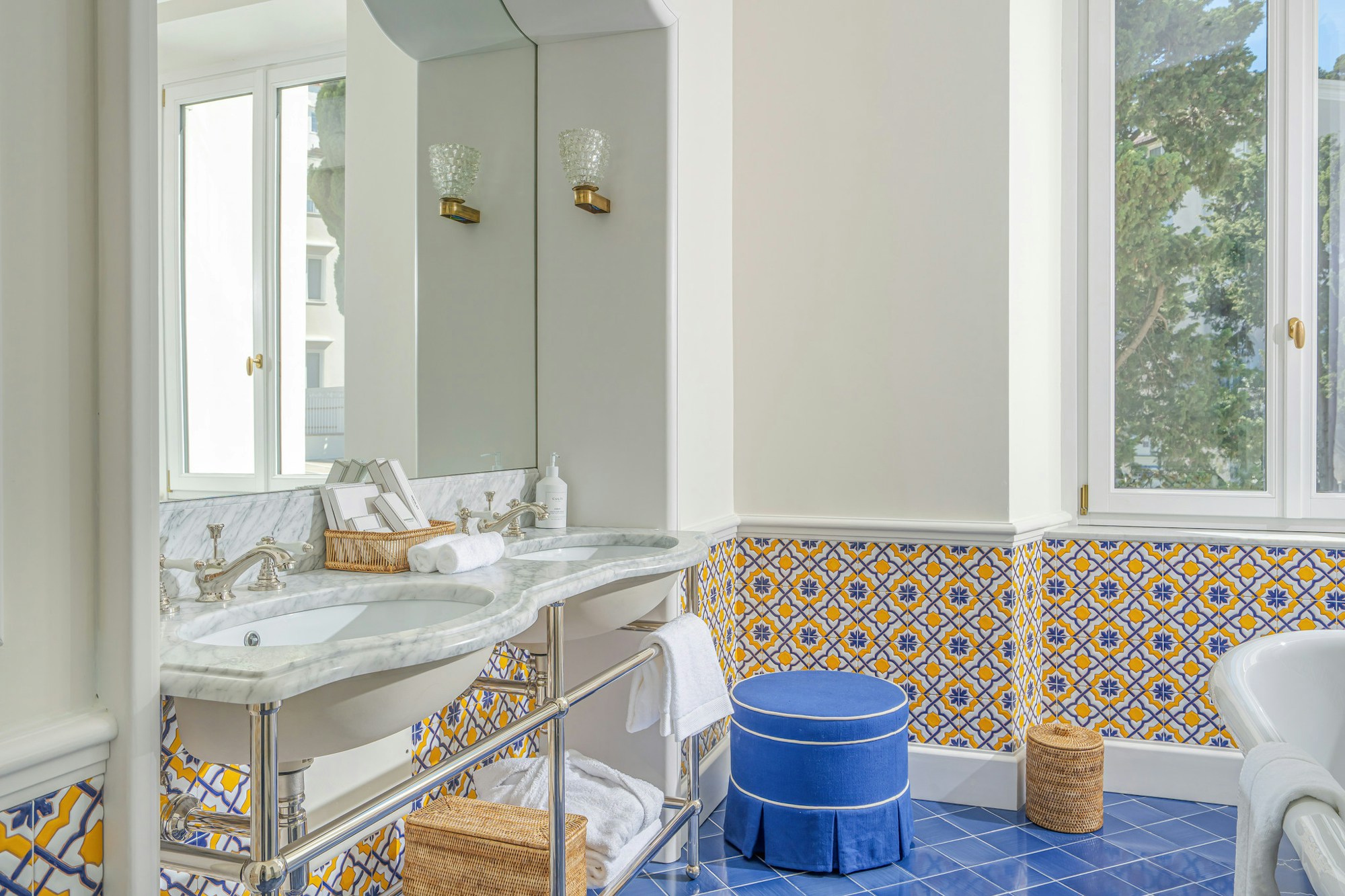 Helios Suite - Bathroom