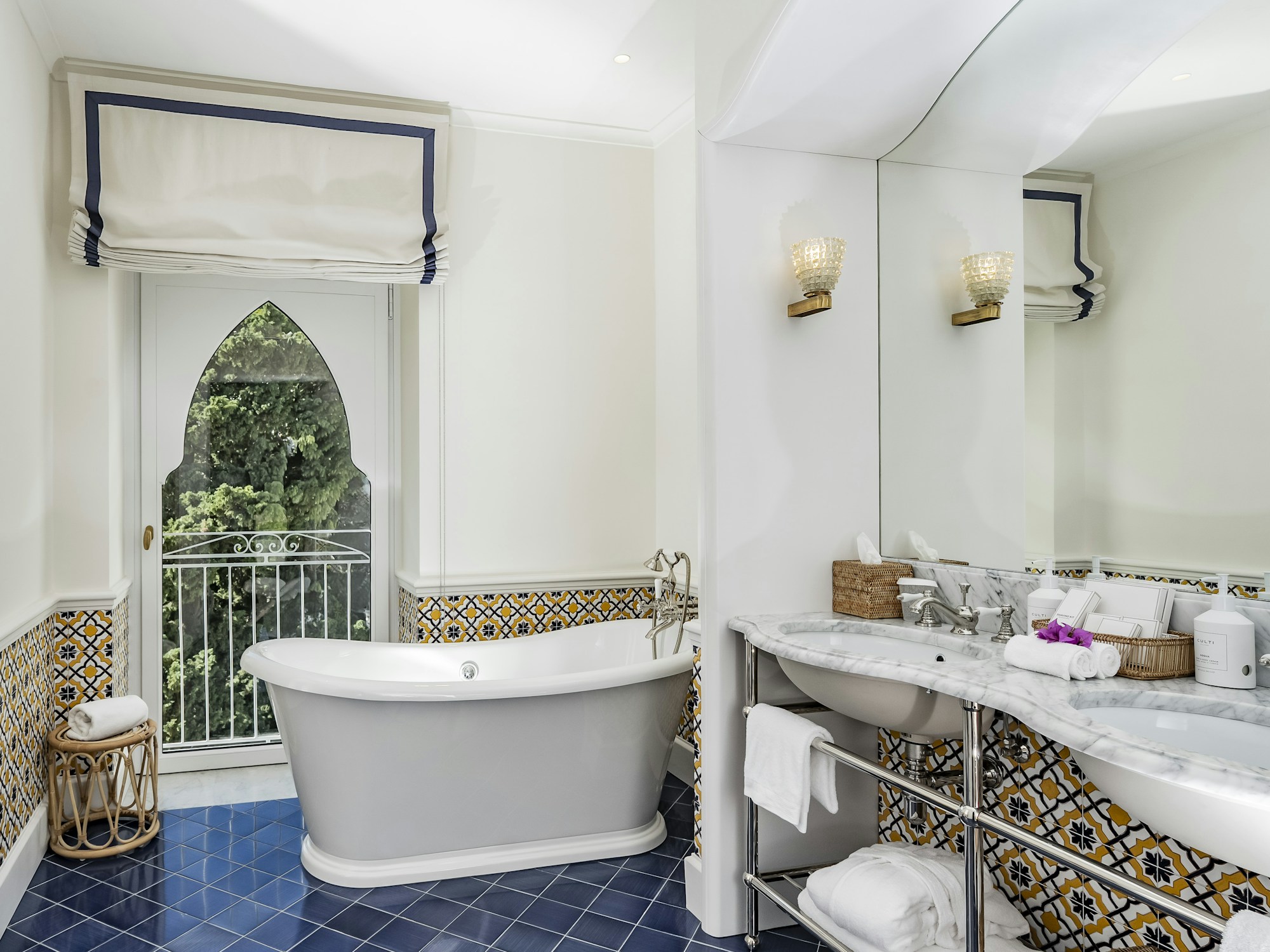Lighthouse Suite - Bathroom