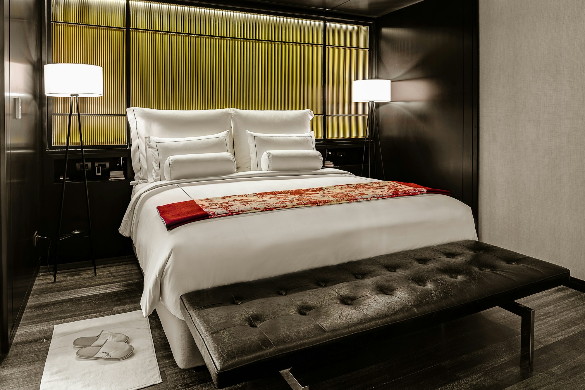 Manor Suite - Bedroom