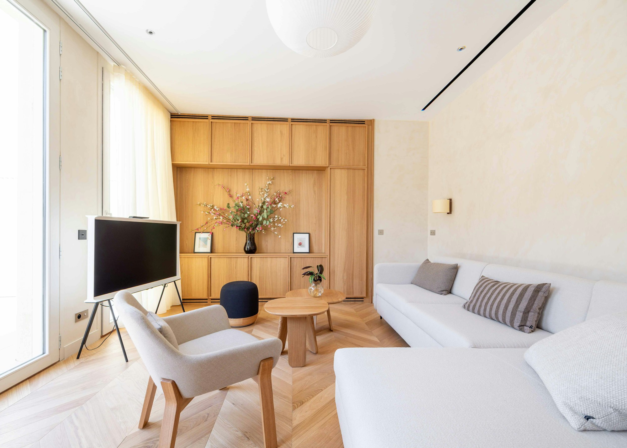 Suite 85 - Living Area
