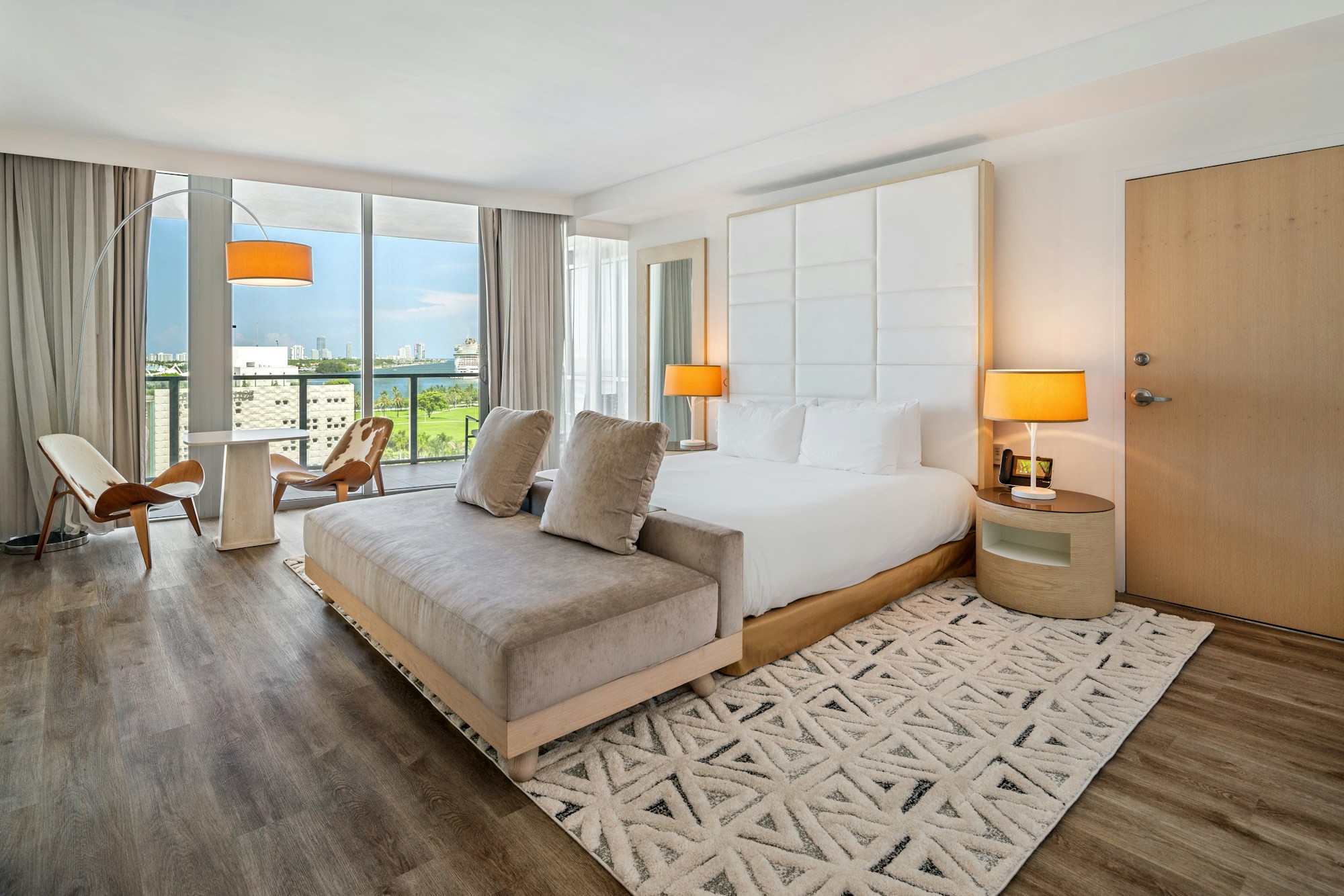 Deluxe Bay View King with Balcony - Bedroom