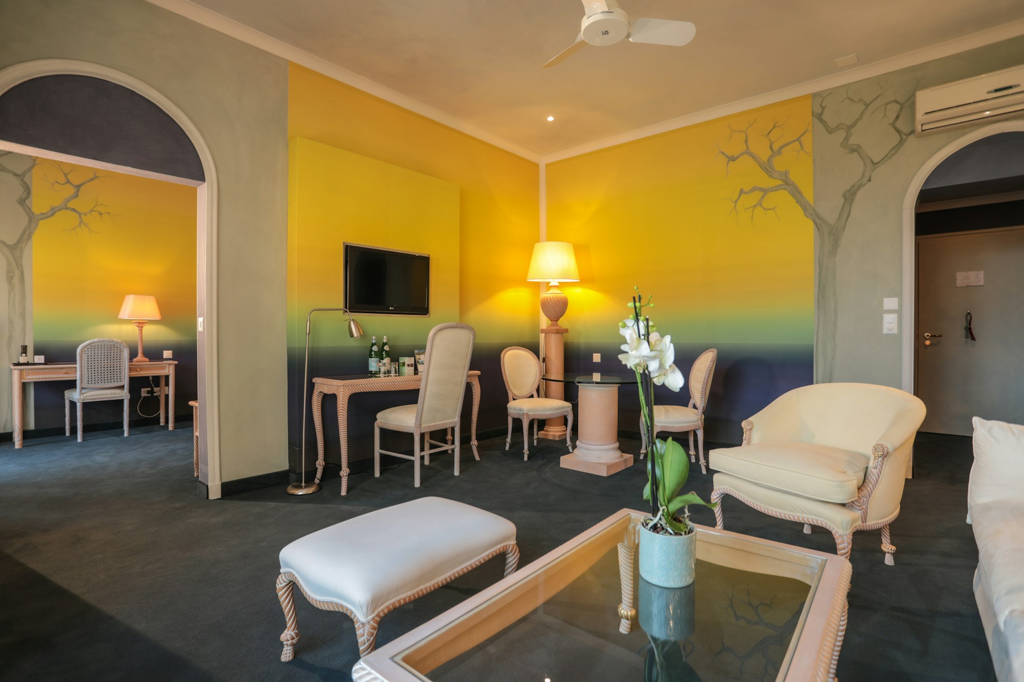 Junior Suite - Living Area
