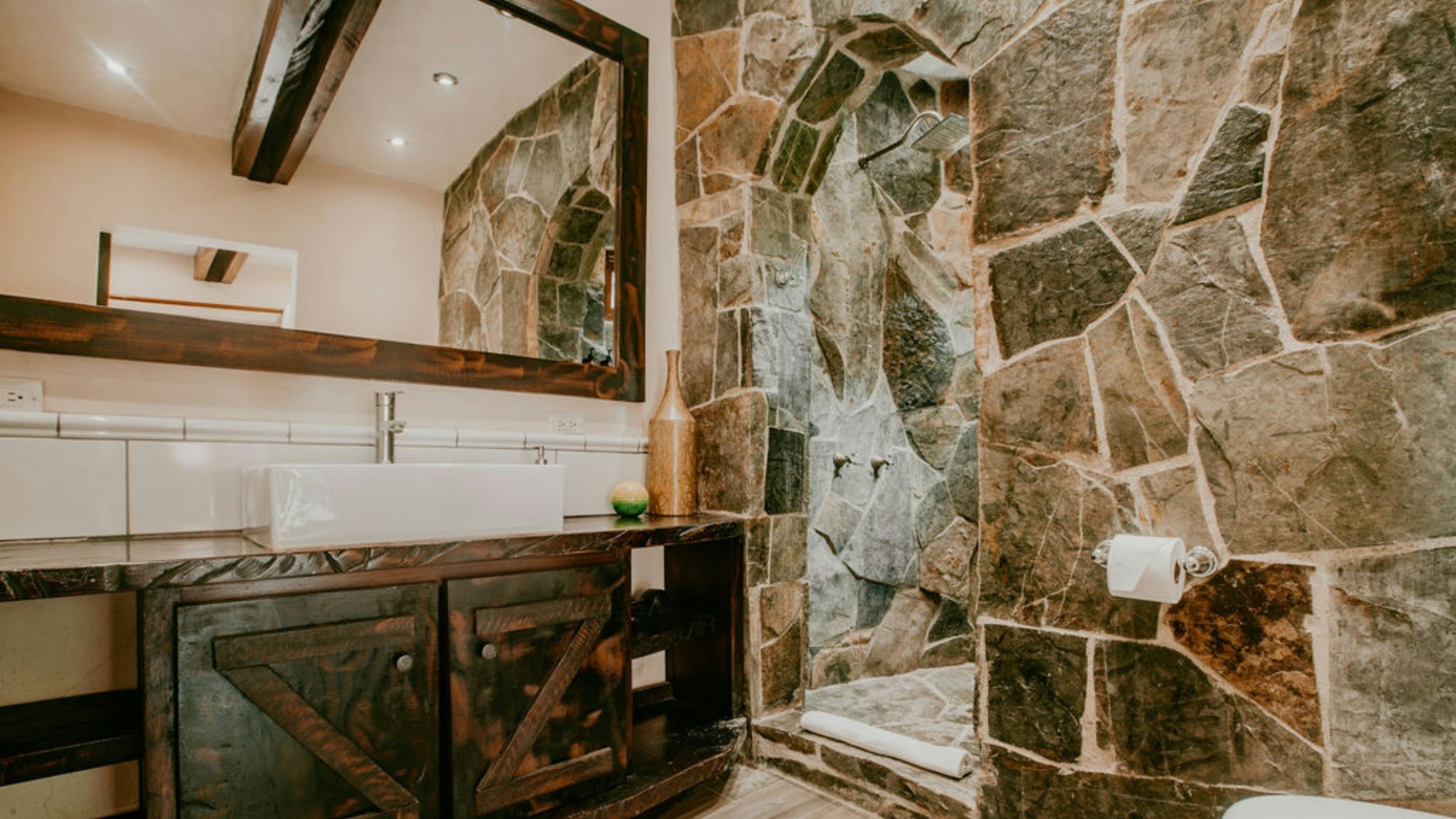 Rio Chico Garden View Cabaña - Bathroom