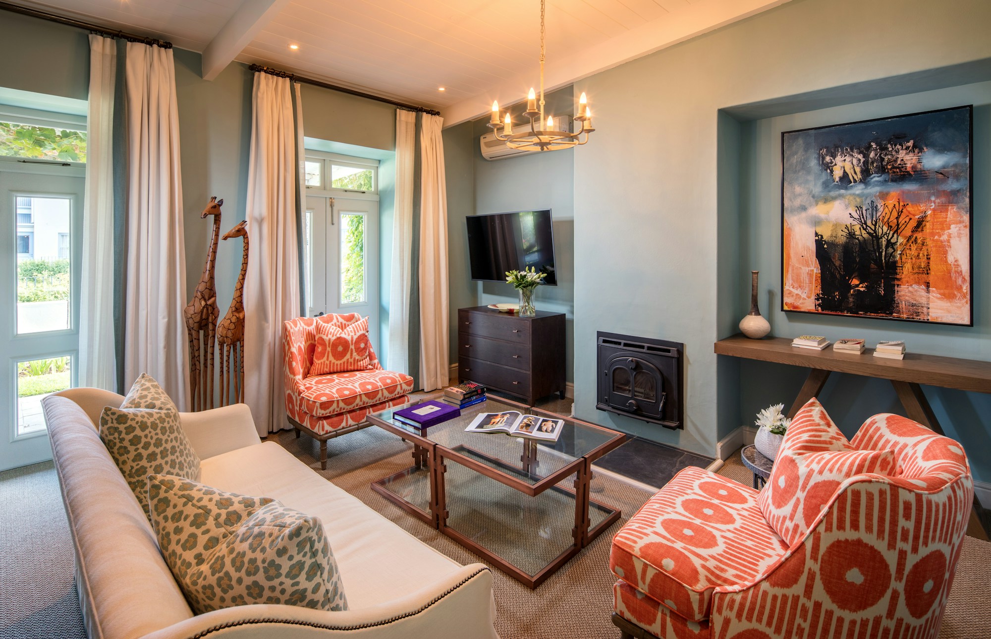 Pool Suite - Living Area