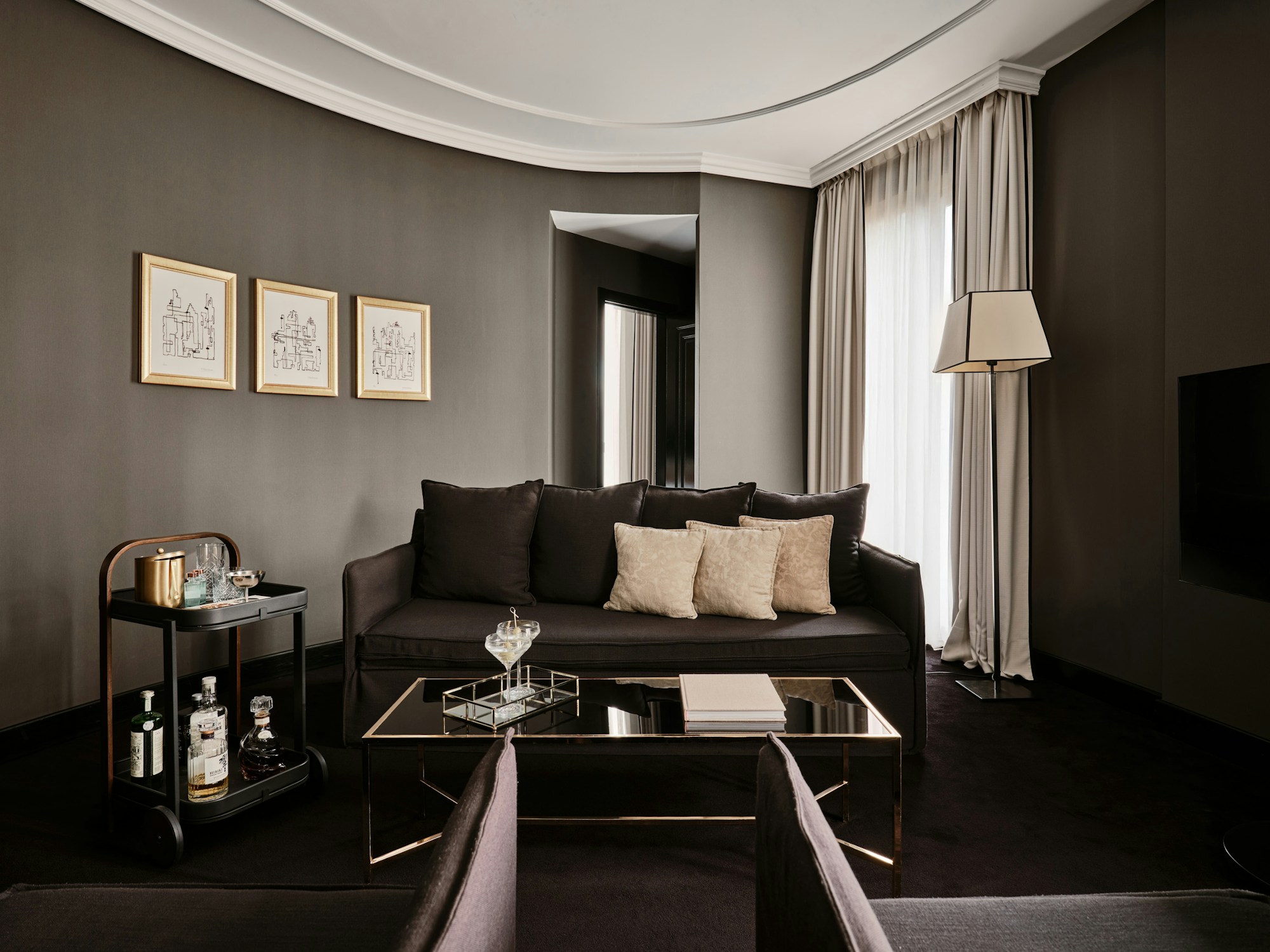 Suite Gran Via - Living Area